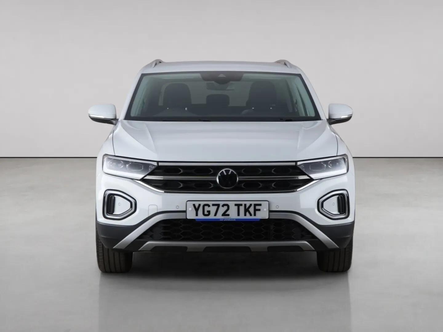 Volkswagen T-Roc view 5