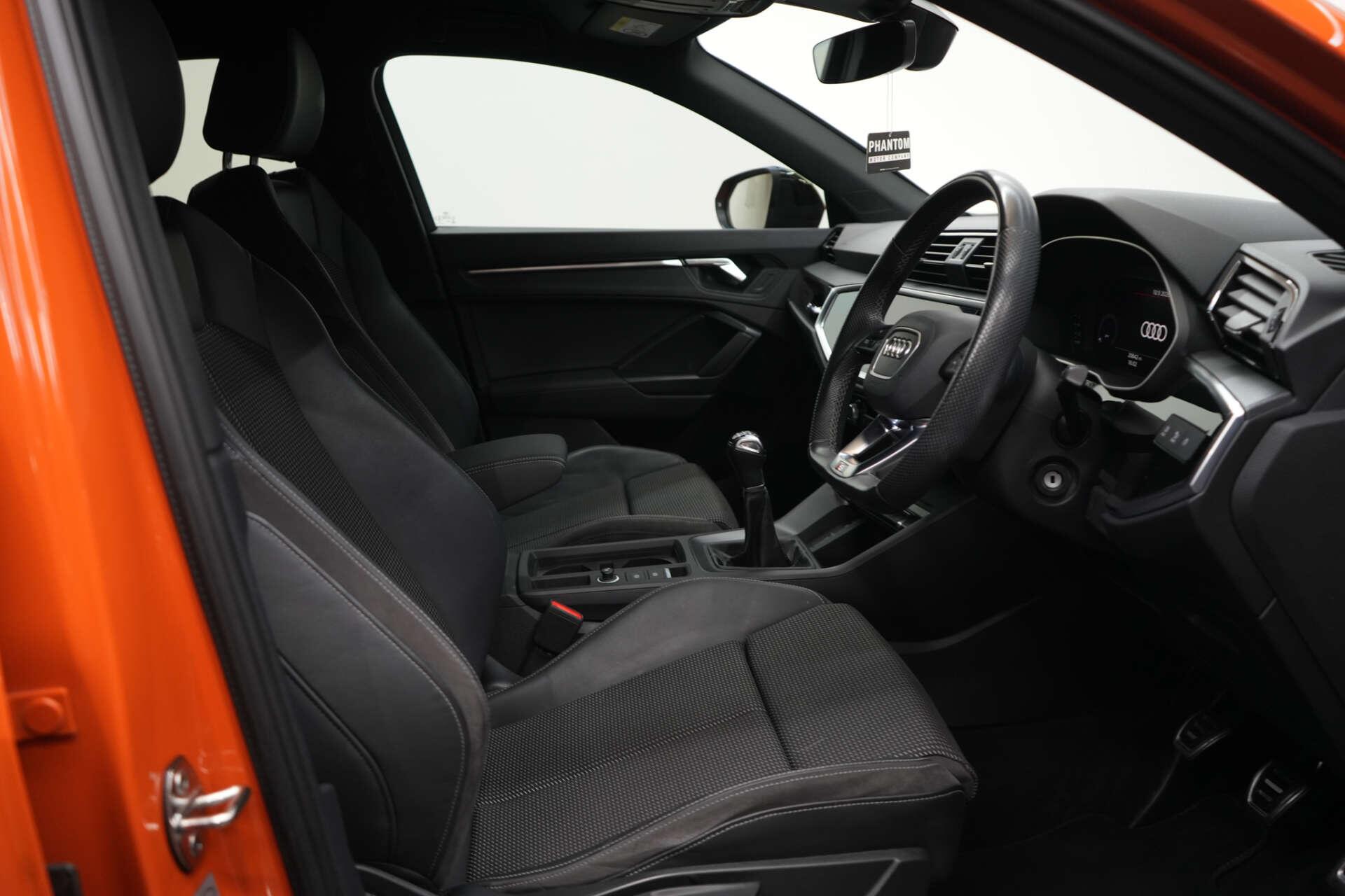 Audi Q3 view 18