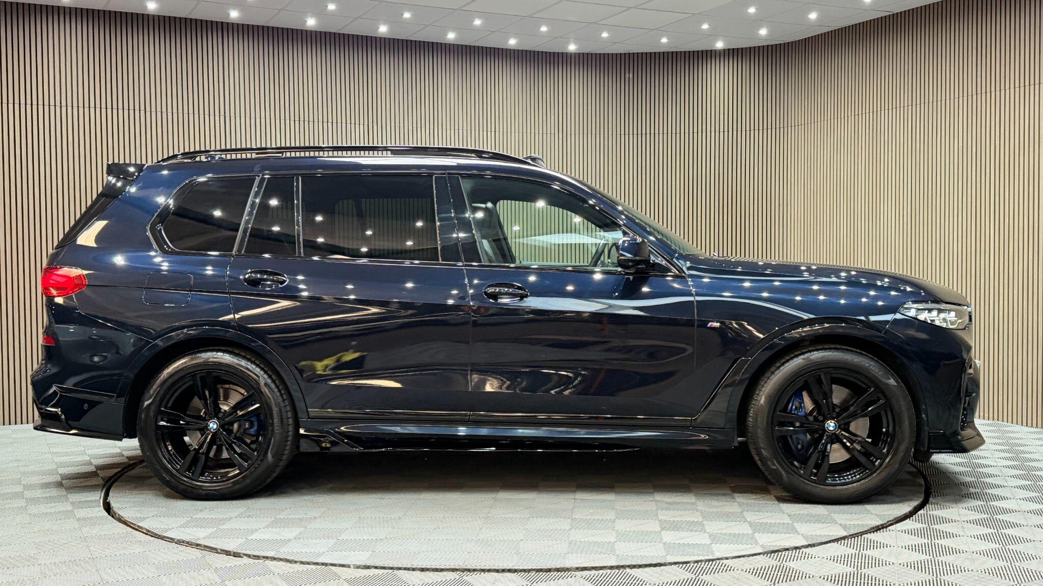 BMW X7 view 44