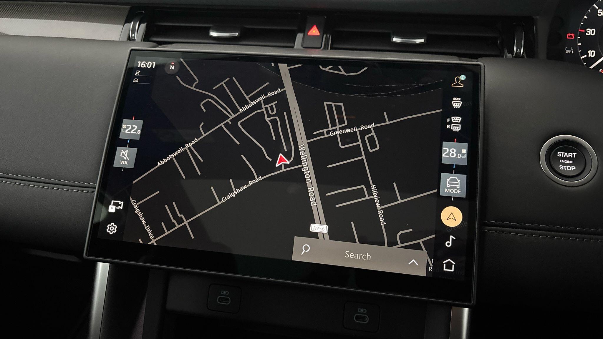 Land Rover Discovery Sport view 11
