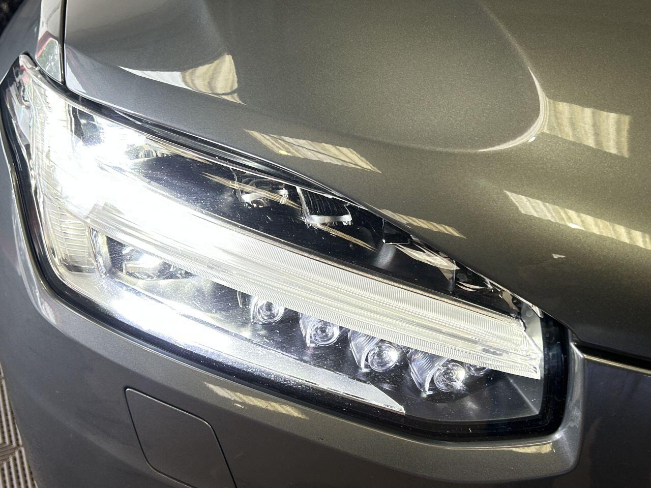 Volvo XC90 view 15