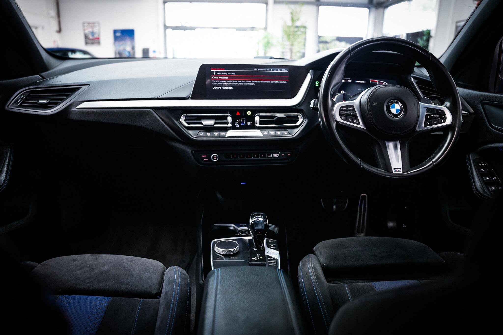 BMW 1 Series view 21