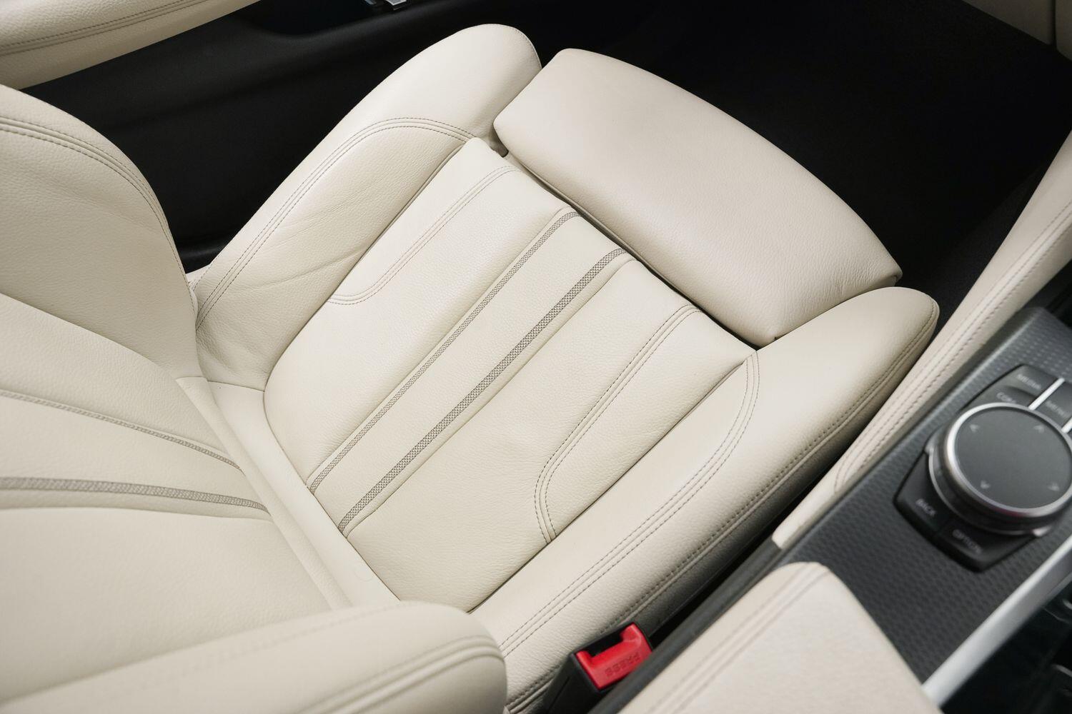 BMW 5 Series view 22