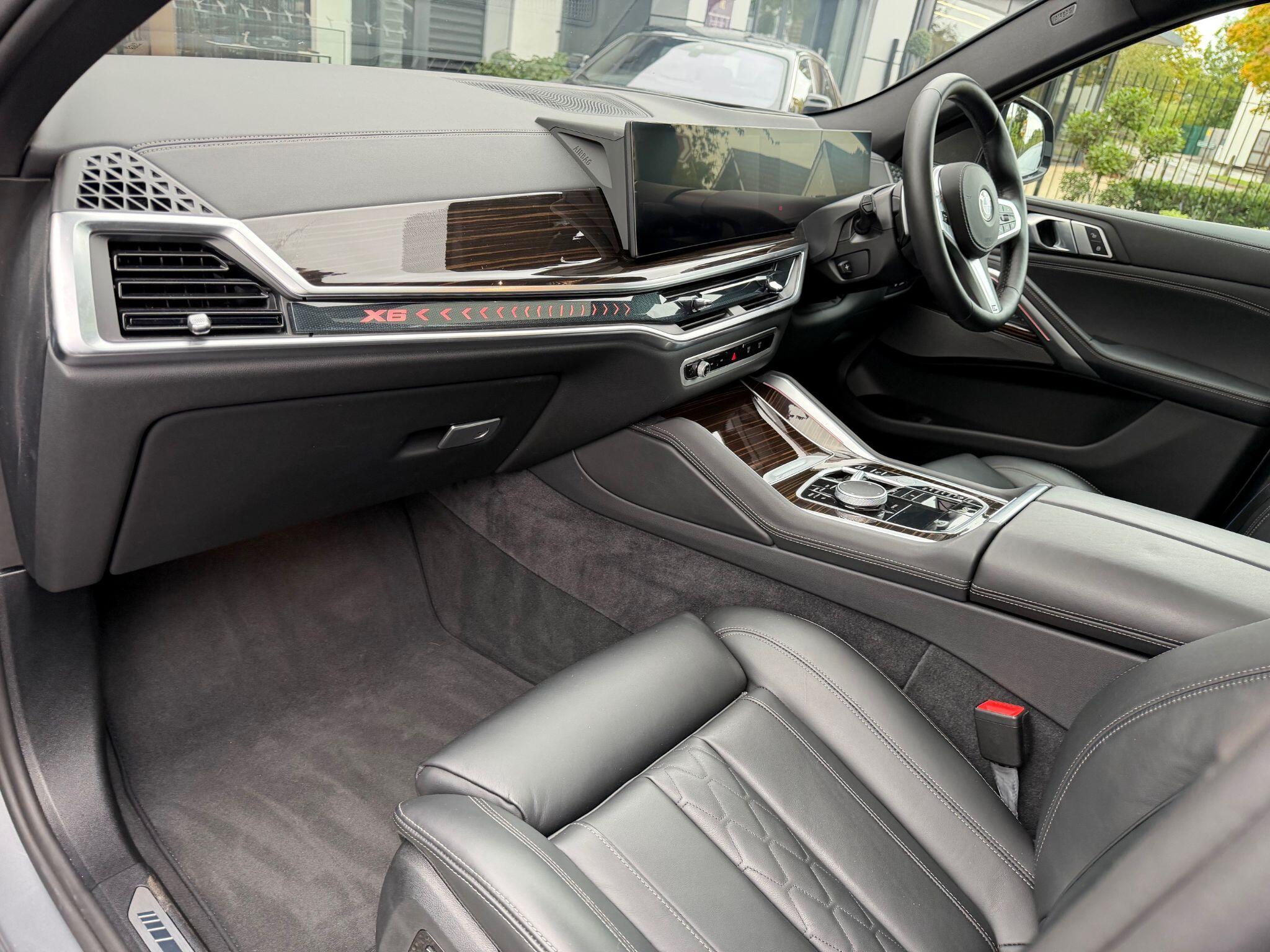 BMW X6 view 11
