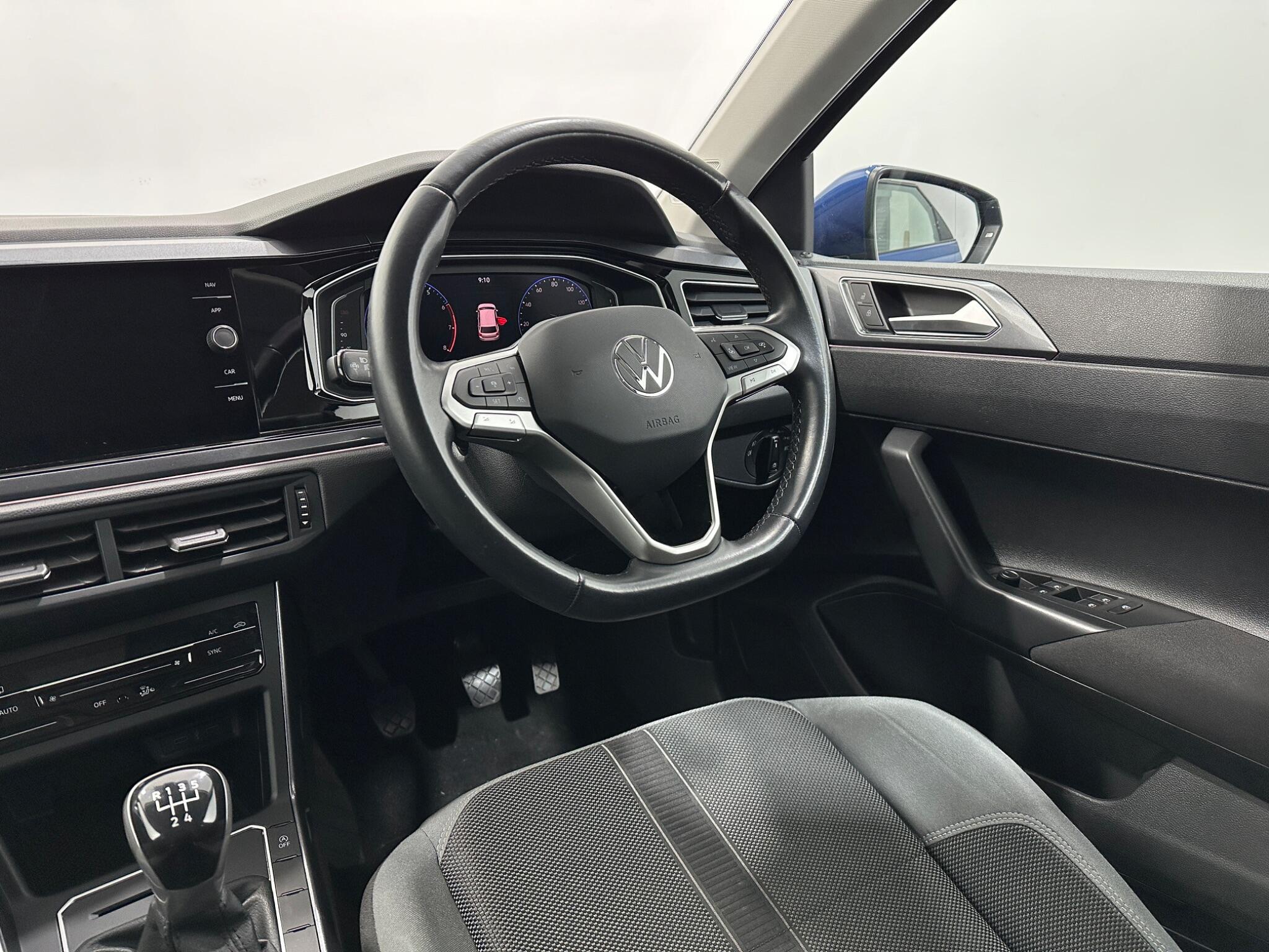 Volkswagen Polo view 12