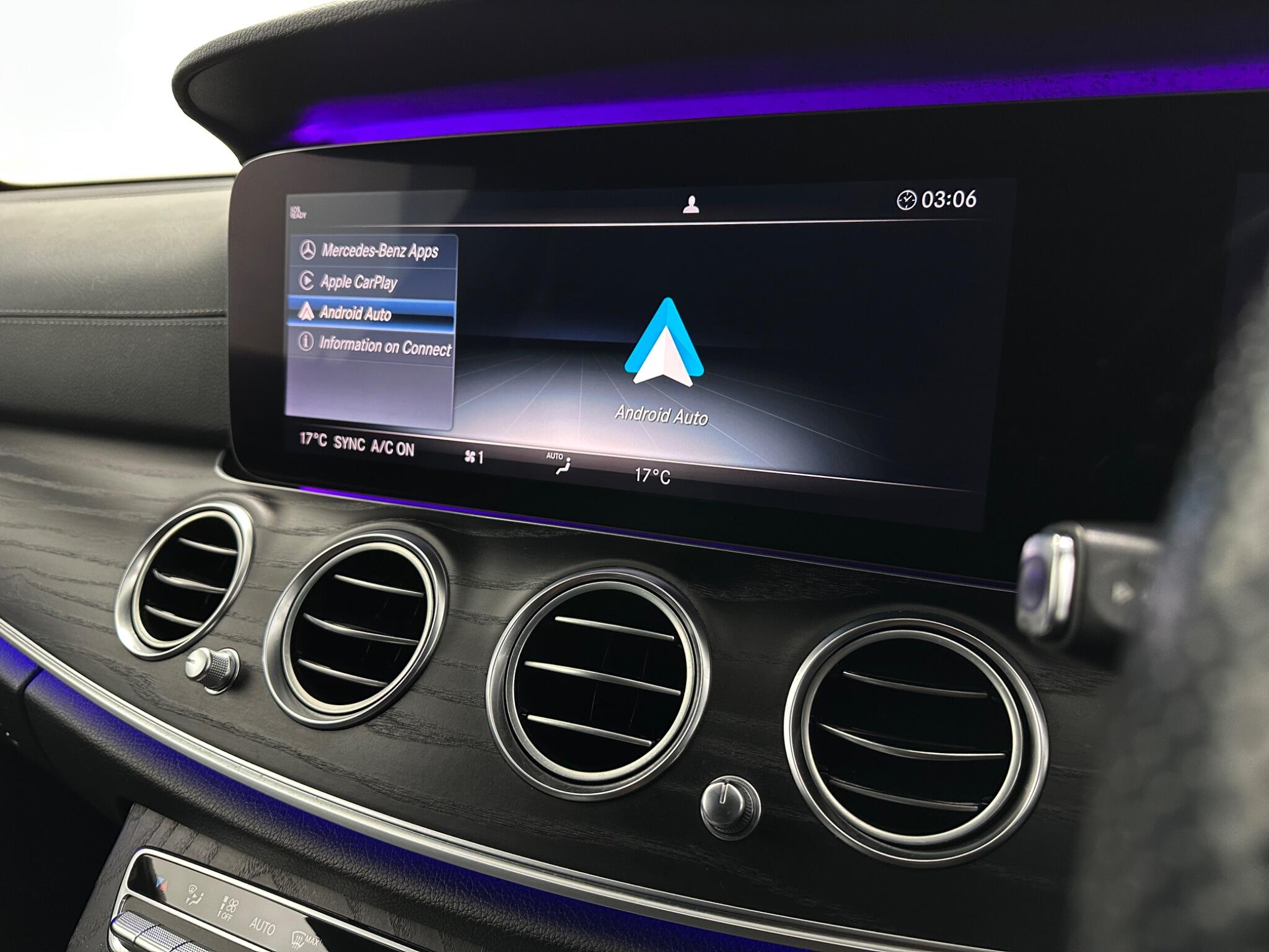 Mercedes-Benz E Class view 26