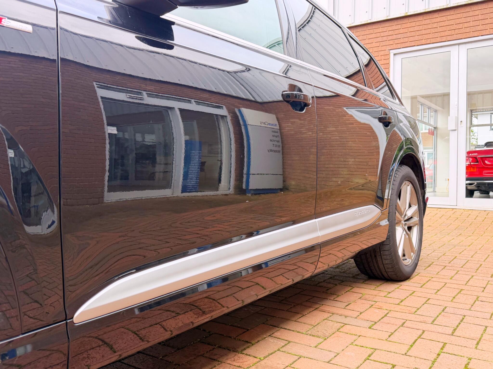 Audi Q7 view 57