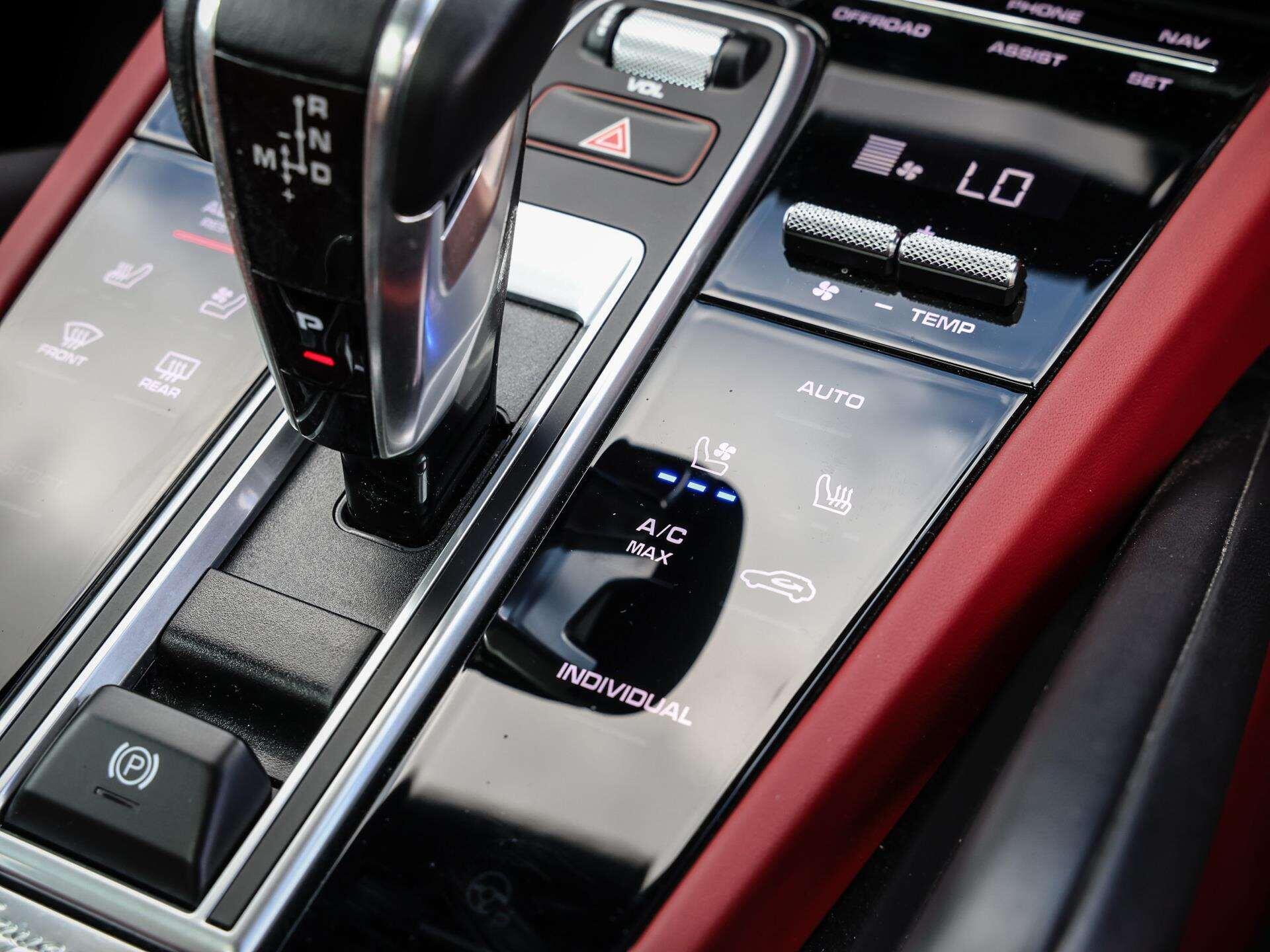 Porsche Cayenne view 20