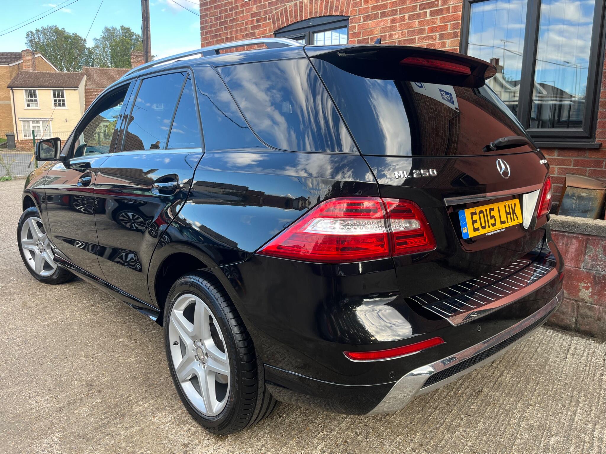 Mercedes-Benz M-Class view 83