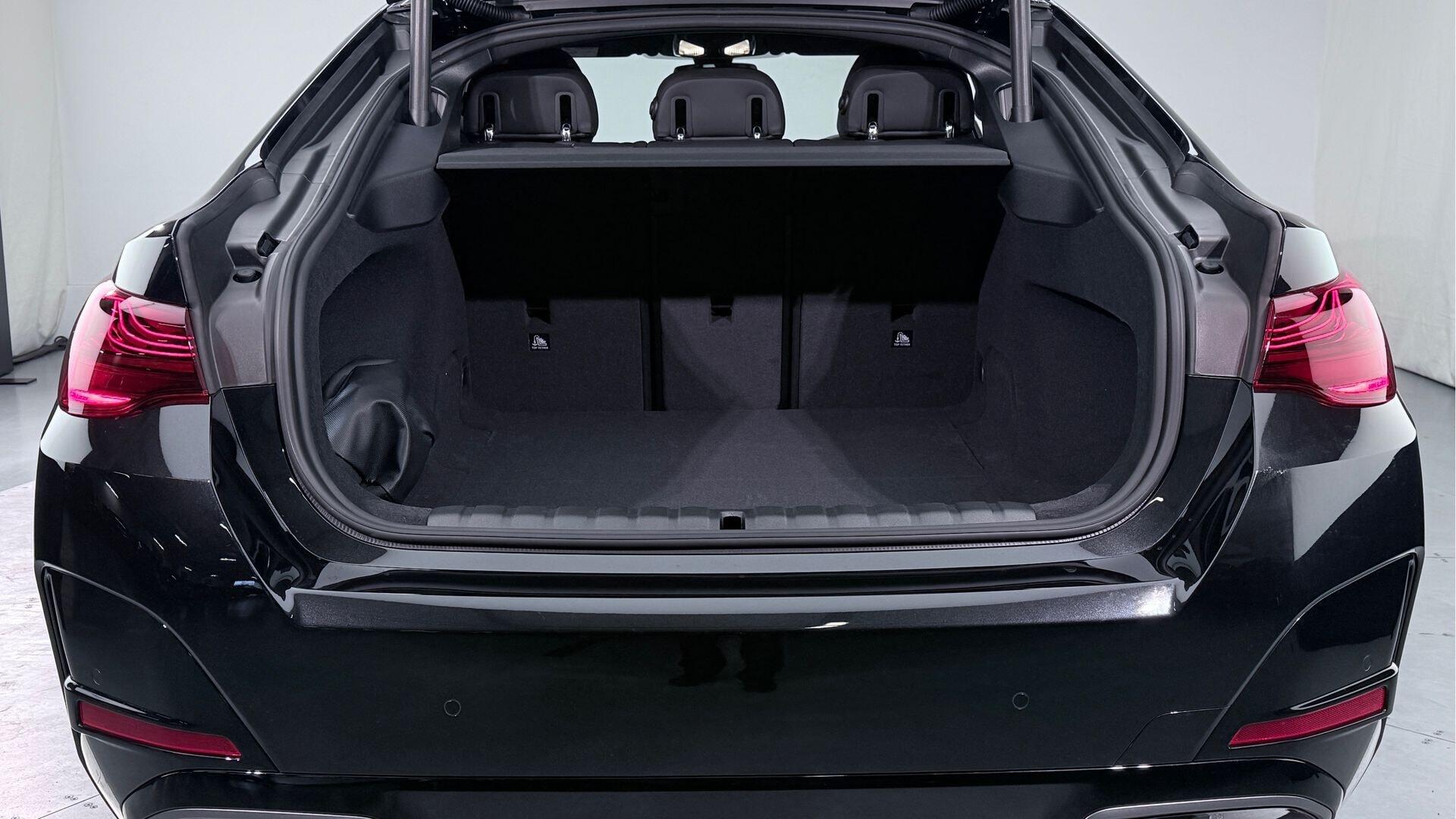 BMW i4 view 13