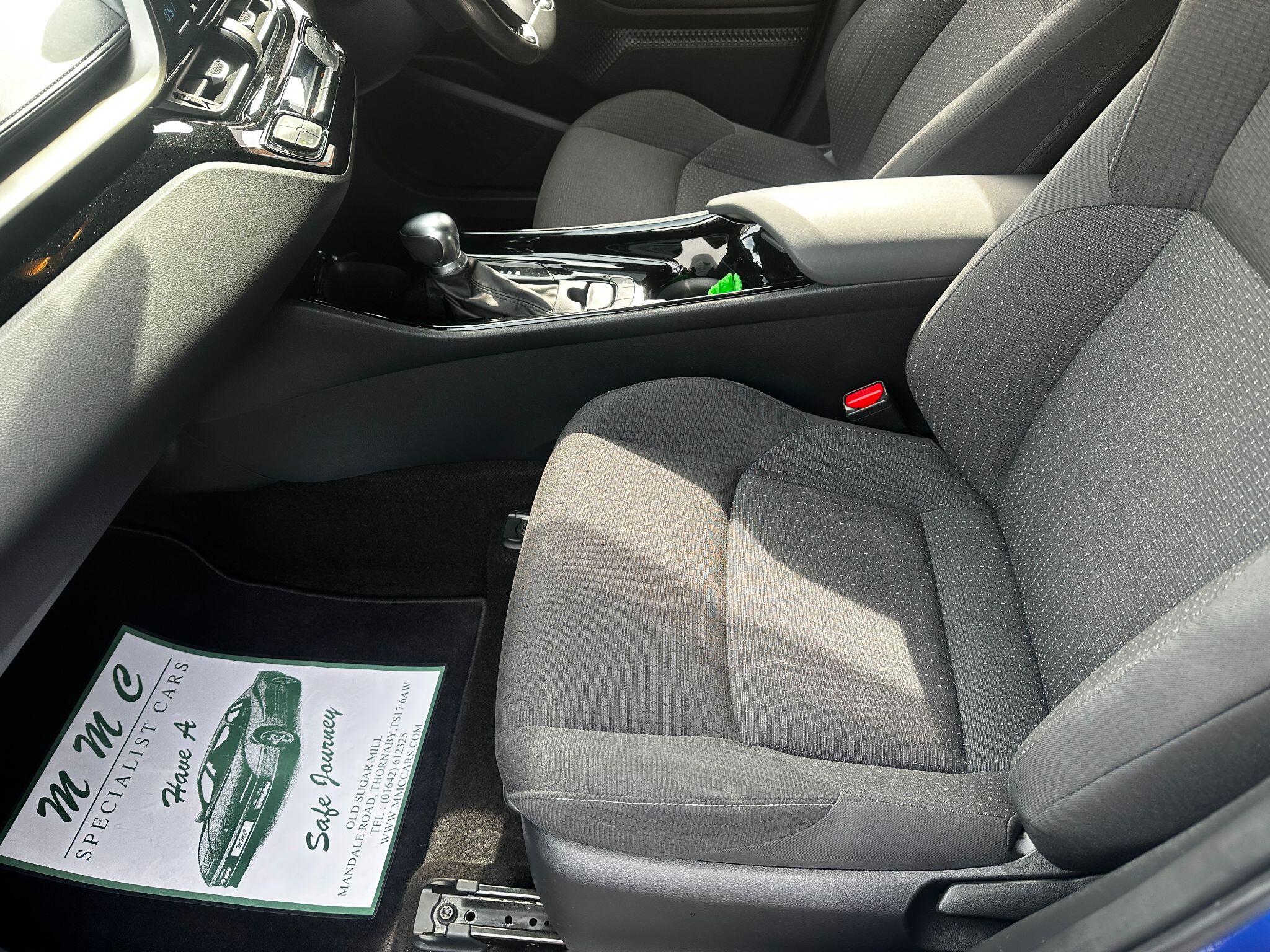 Toyota C-HR view 29