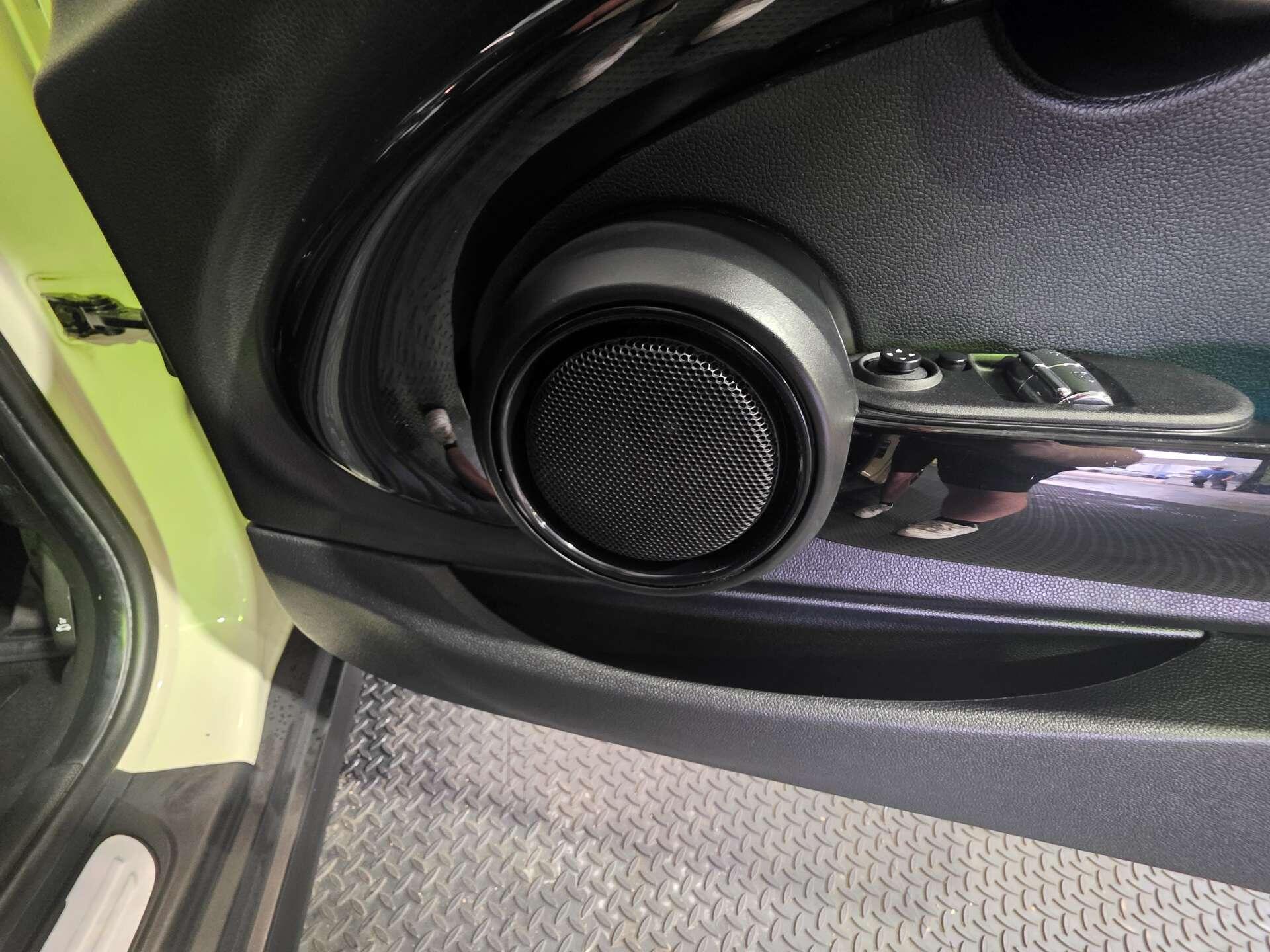 Mini Hatch view 16