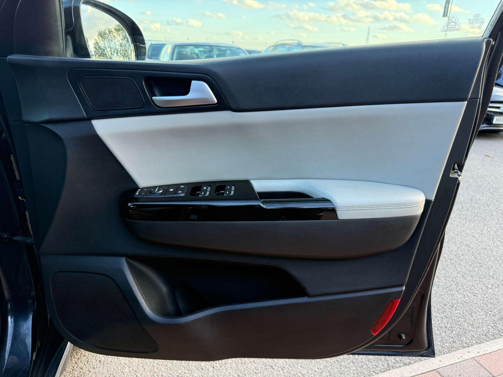 Kia Sportage view 34