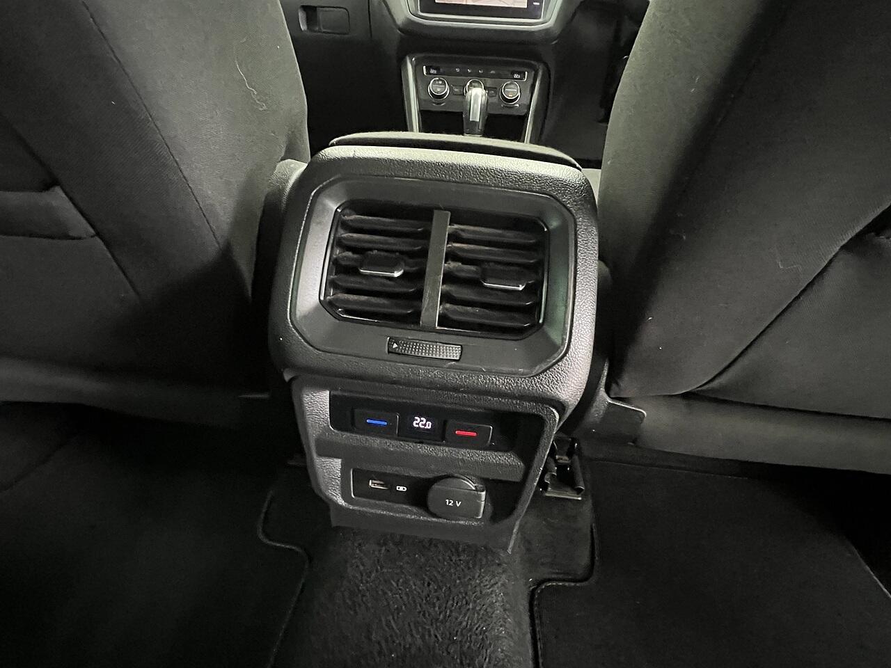 Volkswagen Tiguan view 17