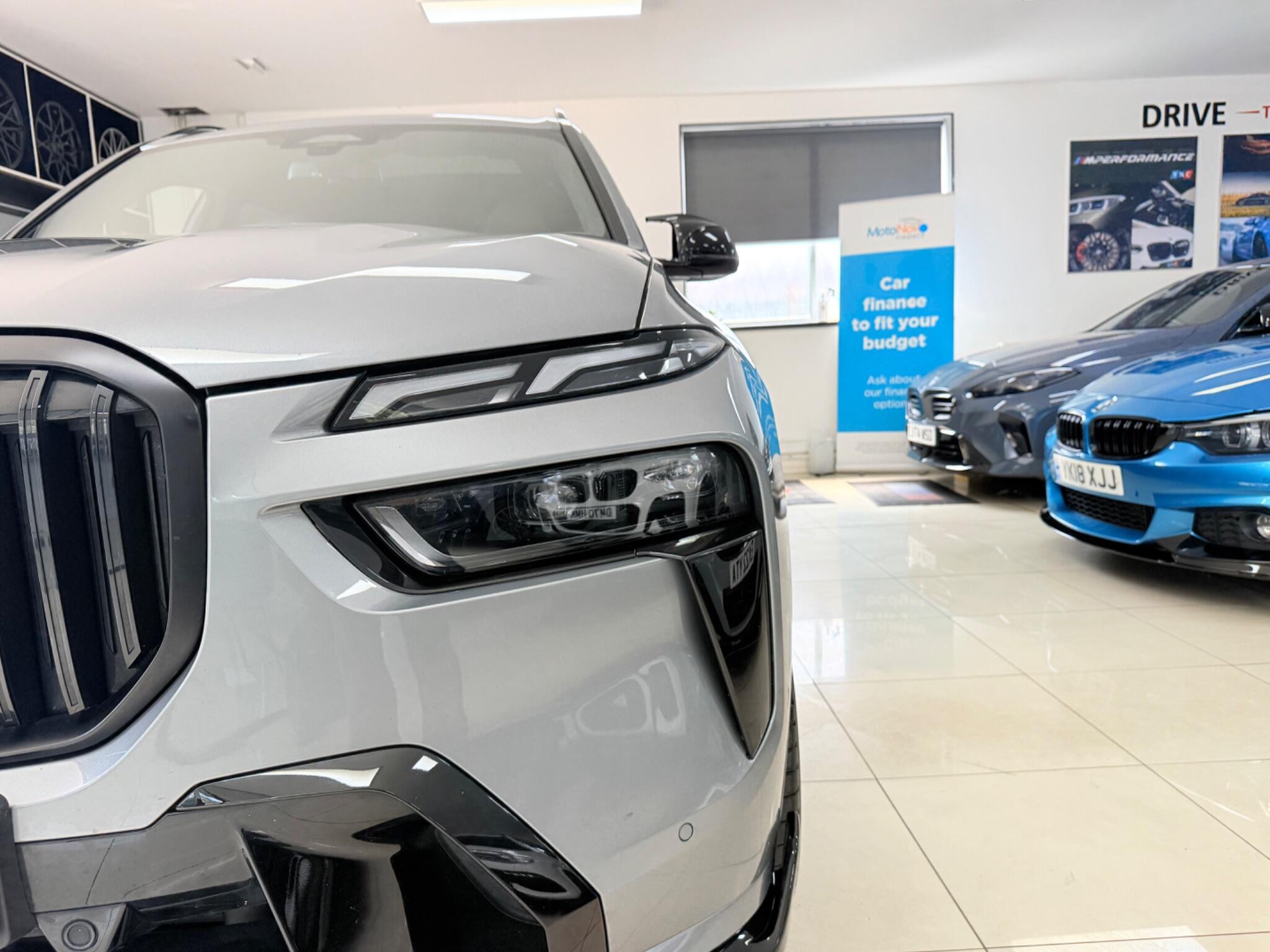 BMW X7 view 23