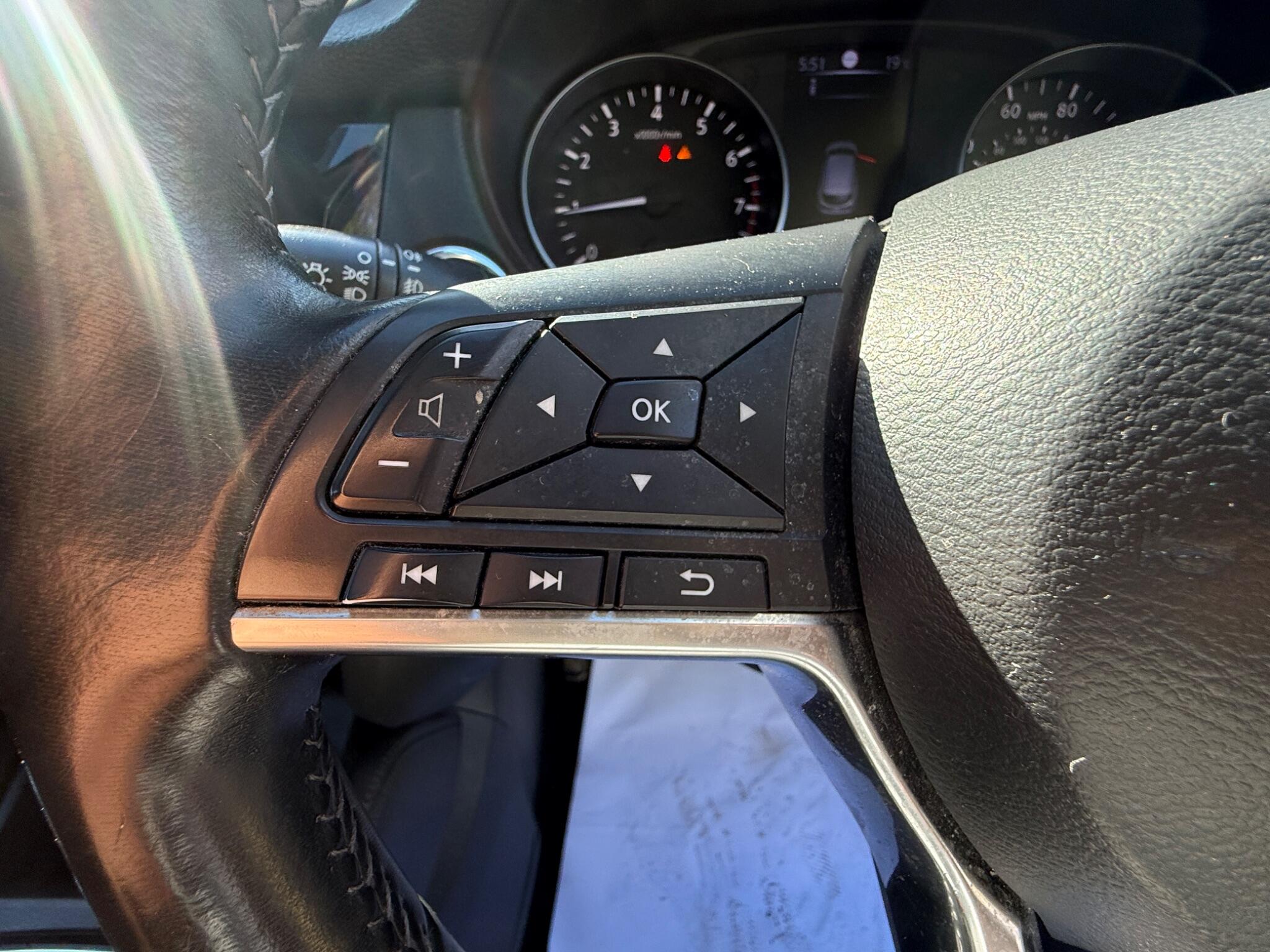 2017 Nissan Qashqai image 32