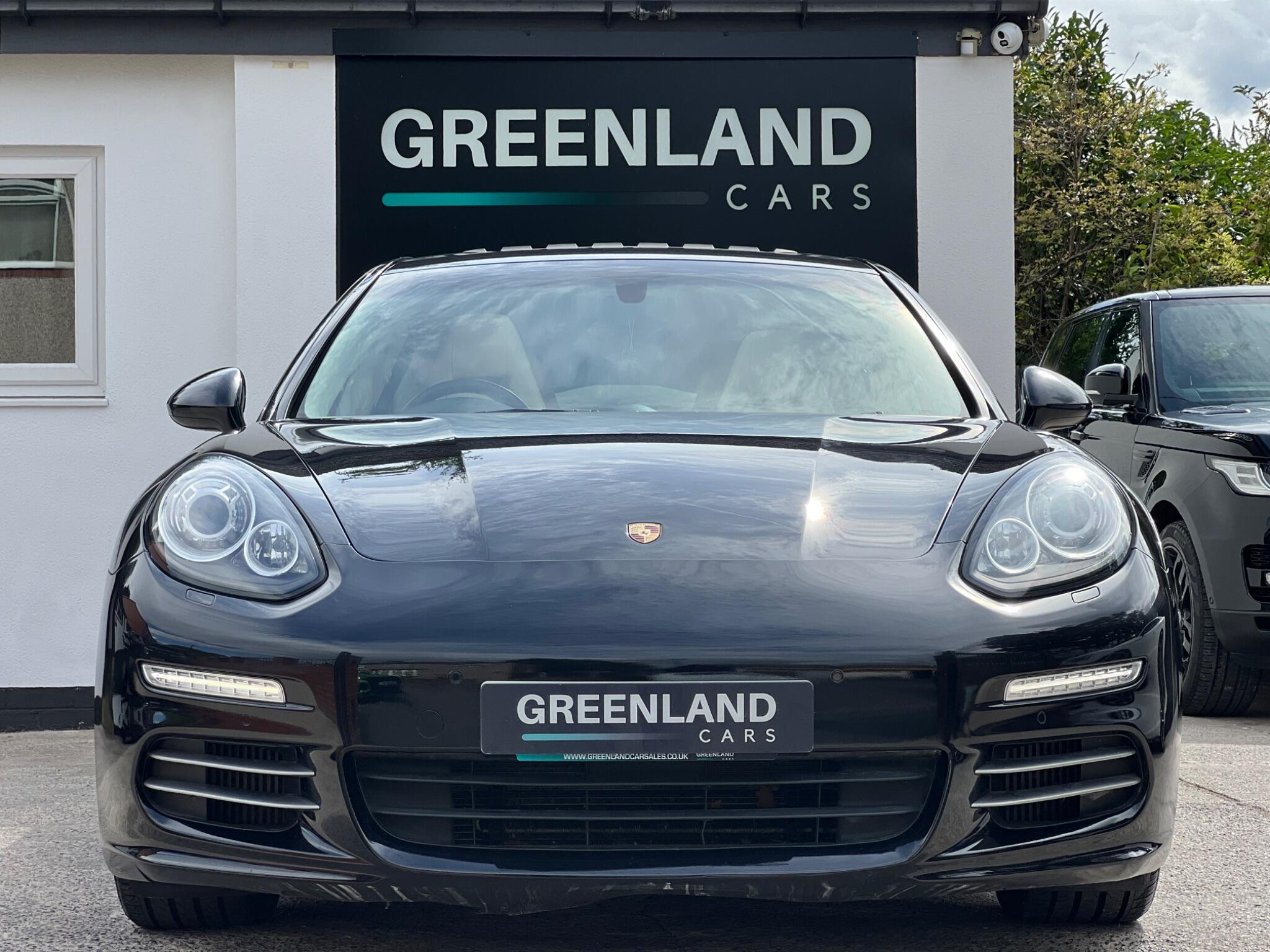 Porsche Panamera view 18