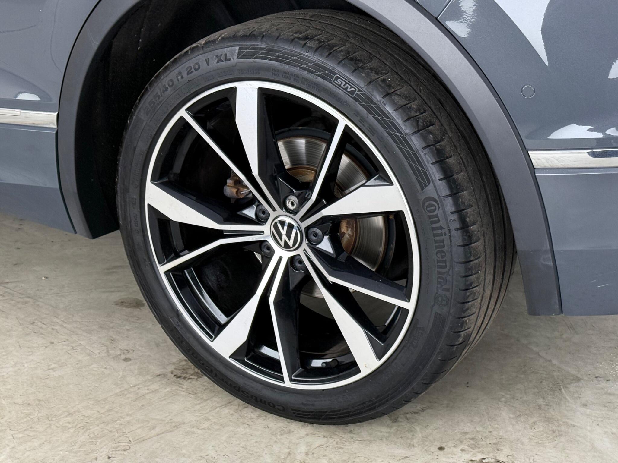 Volkswagen Tiguan view 9
