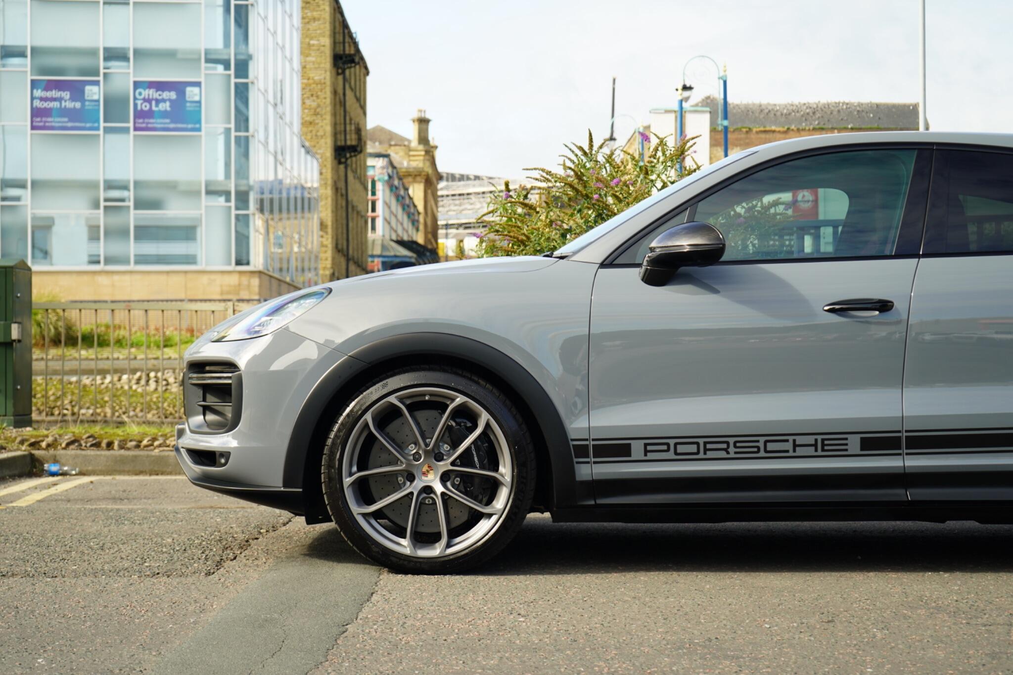Porsche Cayenne view 12