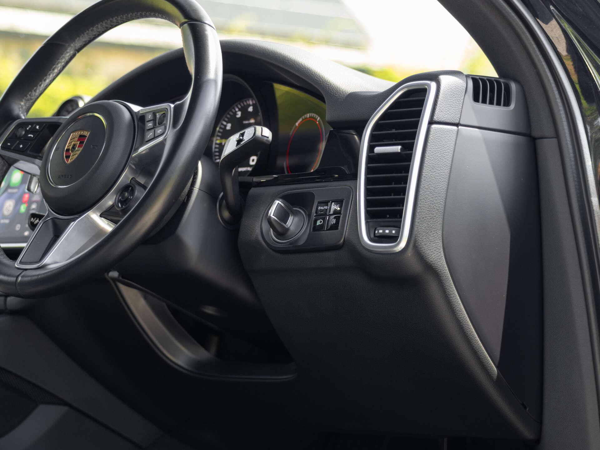 Porsche Cayenne view 14
