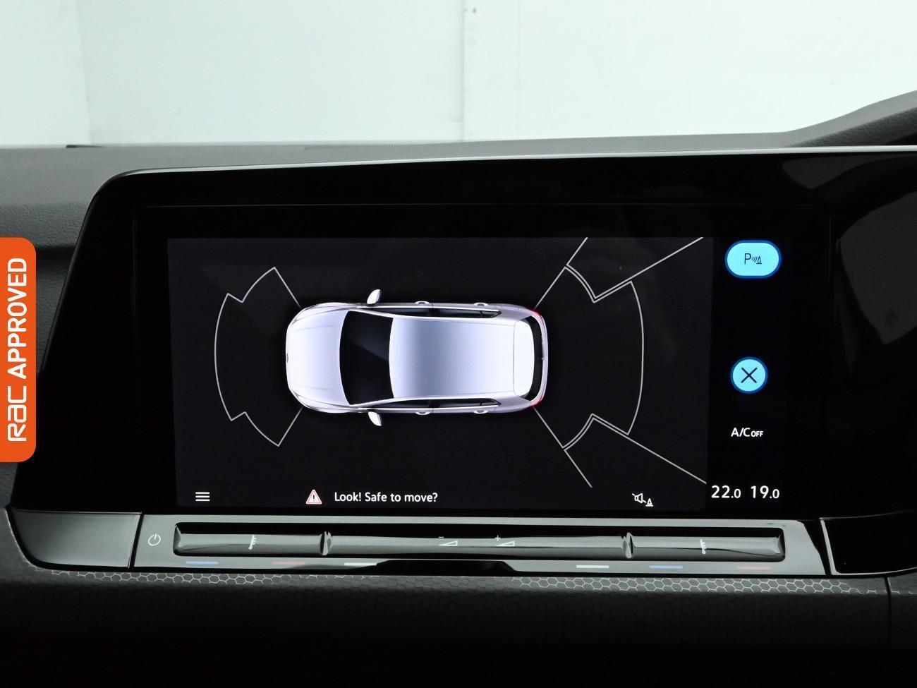 Volkswagen Golf view 3