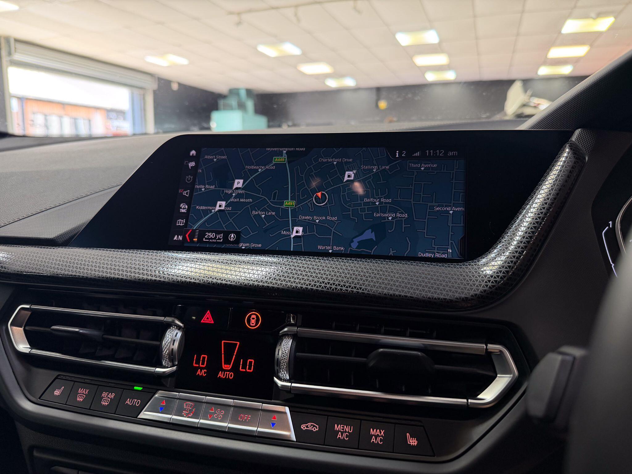 BMW 1 Series view 29