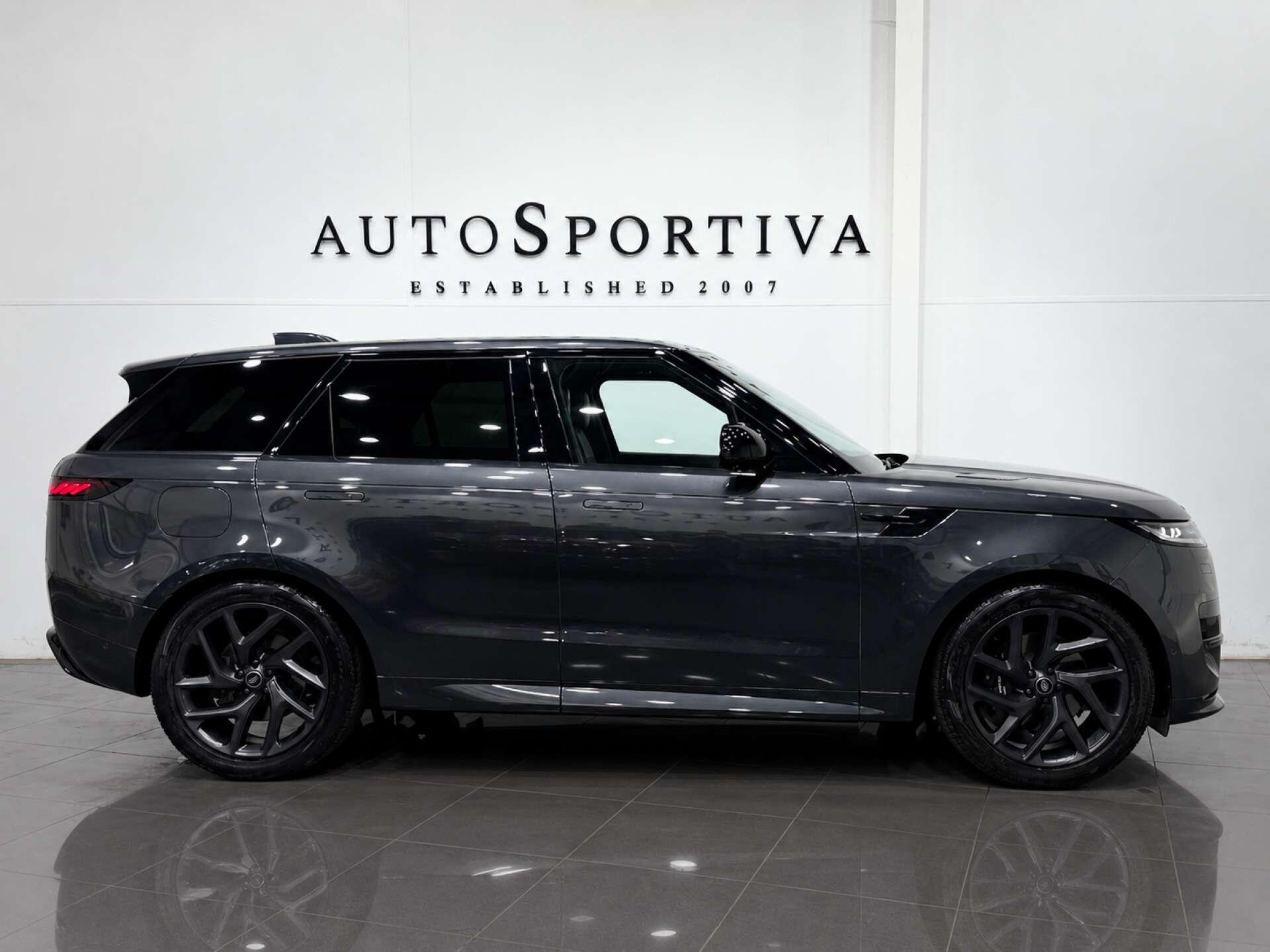 Land Rover Range Rover Sport view 3
