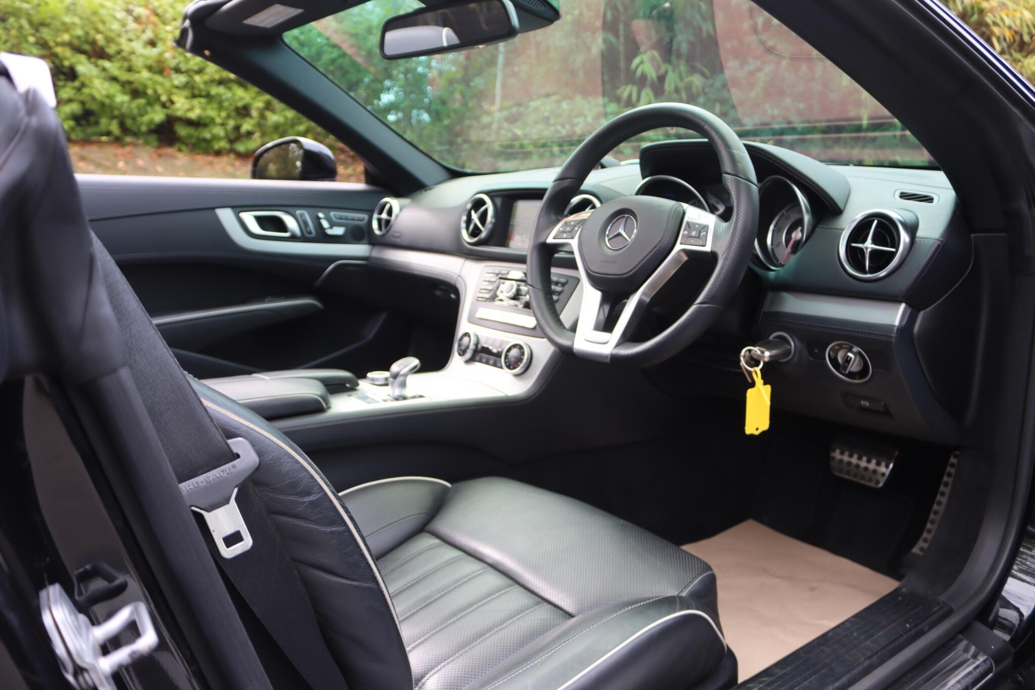 Mercedes-Benz SL view 10