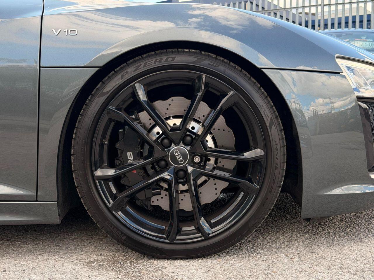 Audi R8 view 20