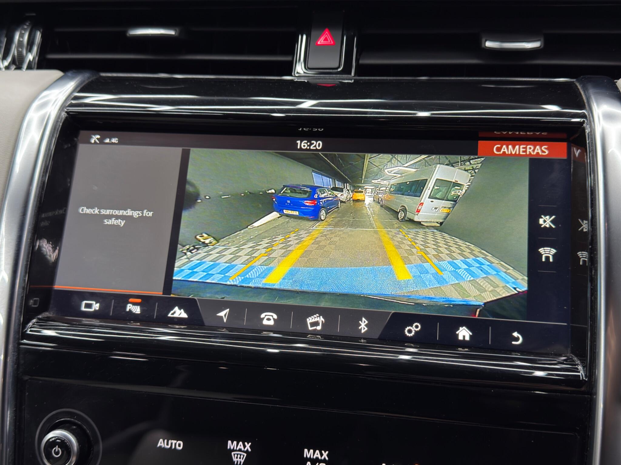 Land Rover Discovery Sport view 38