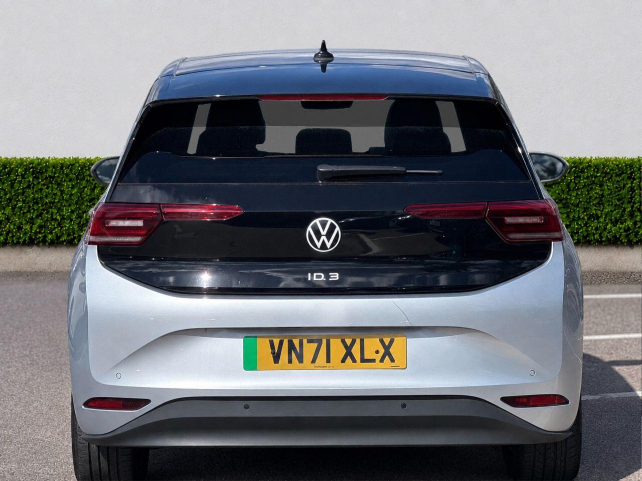 Volkswagen Id.3 view 6