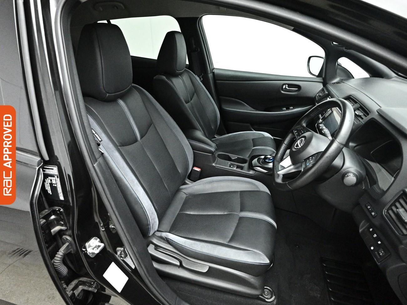 Nissan Leaf view 13
