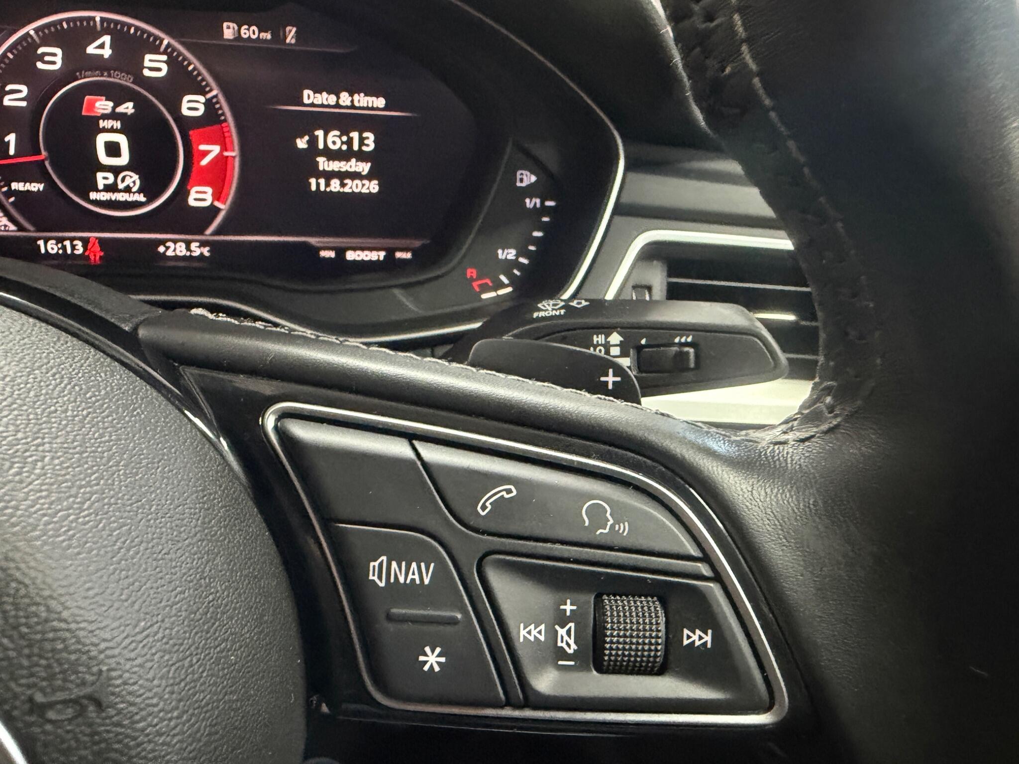 Audi S4 view 34