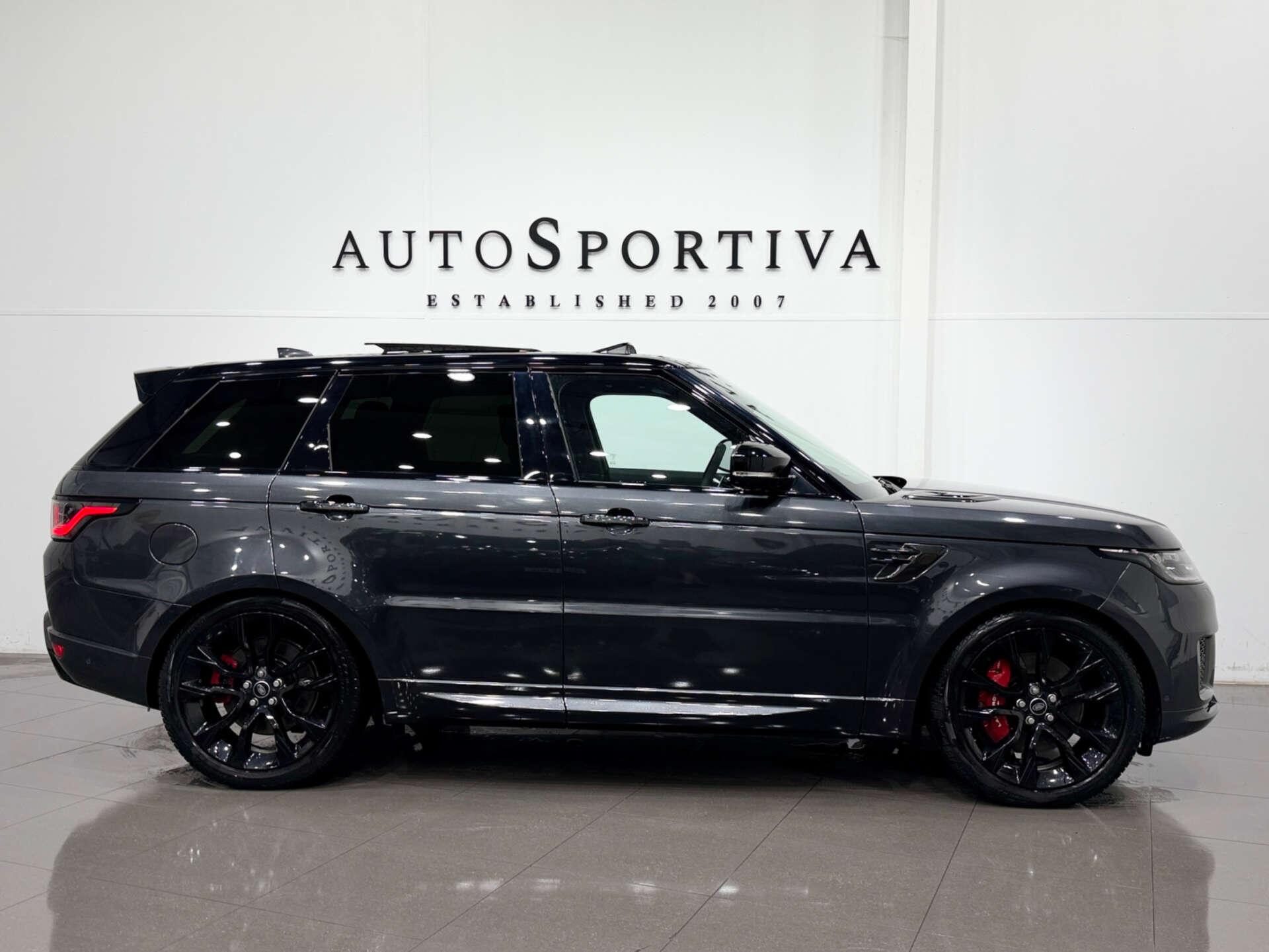 Land Rover Range Rover Sport view 3