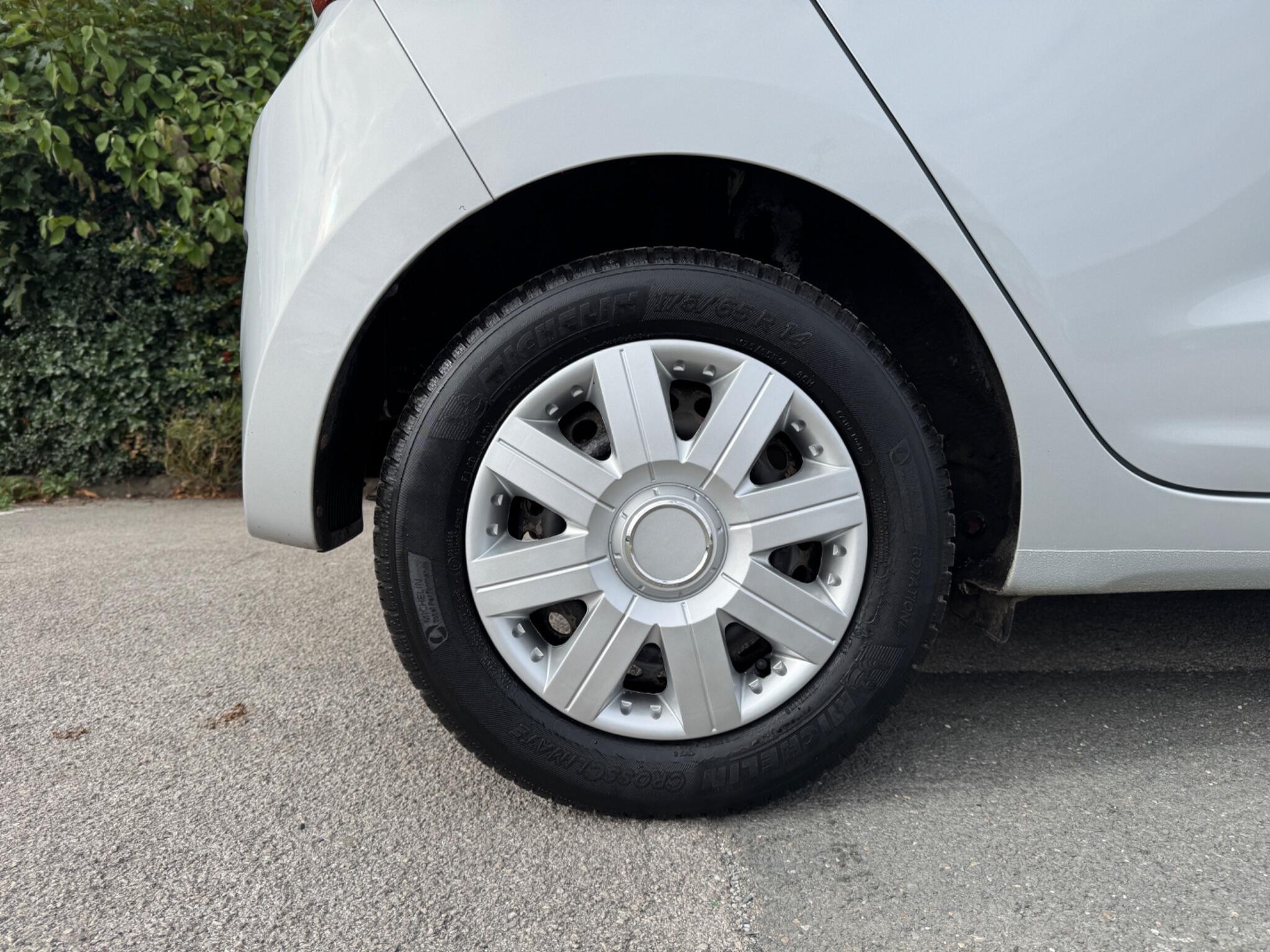 Hyundai I10 view 11
