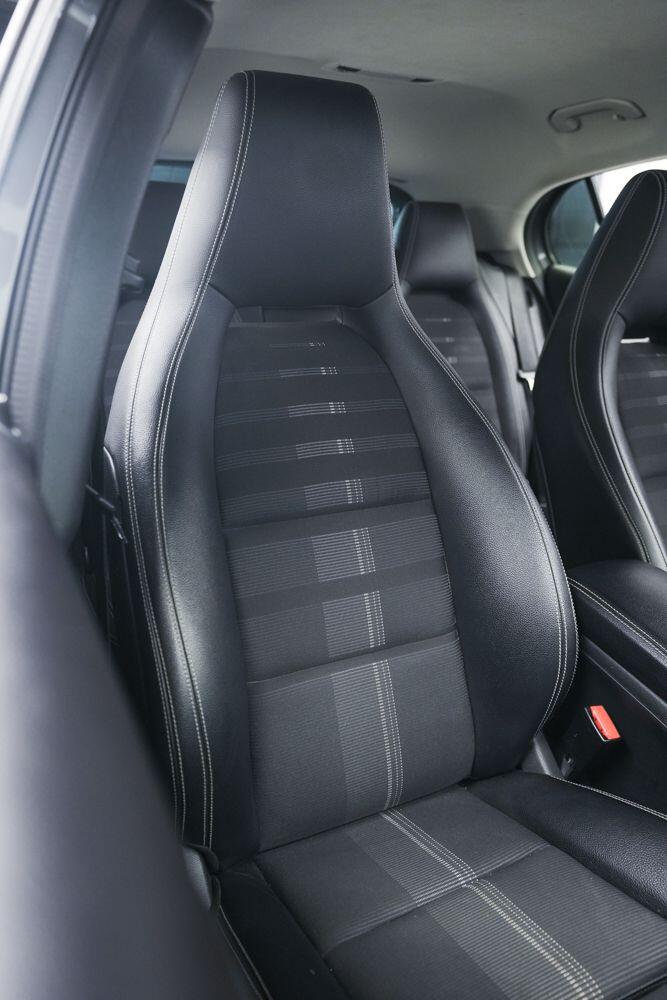 Mercedes-Benz Gla view 10