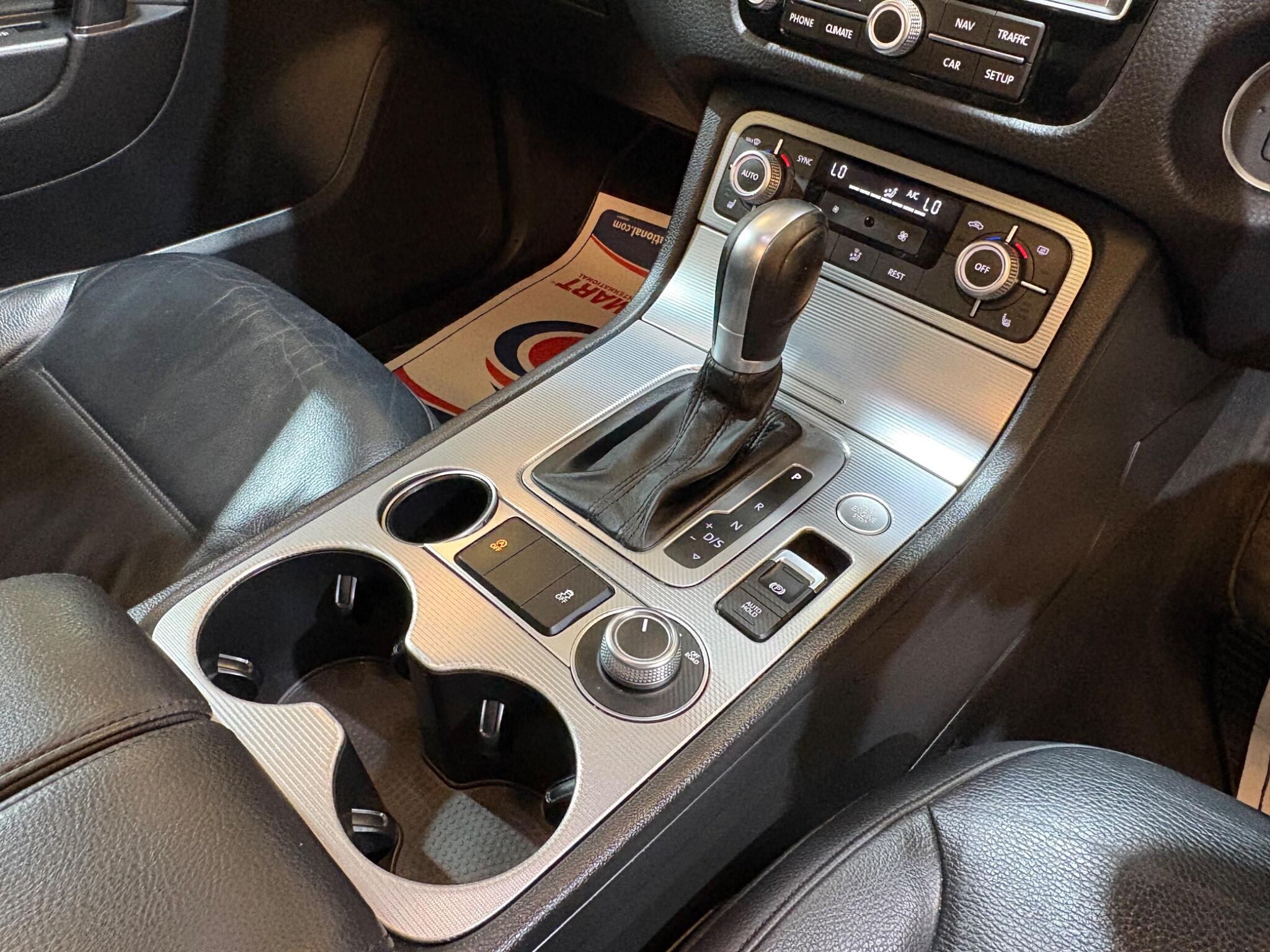 Volkswagen Touareg view 27