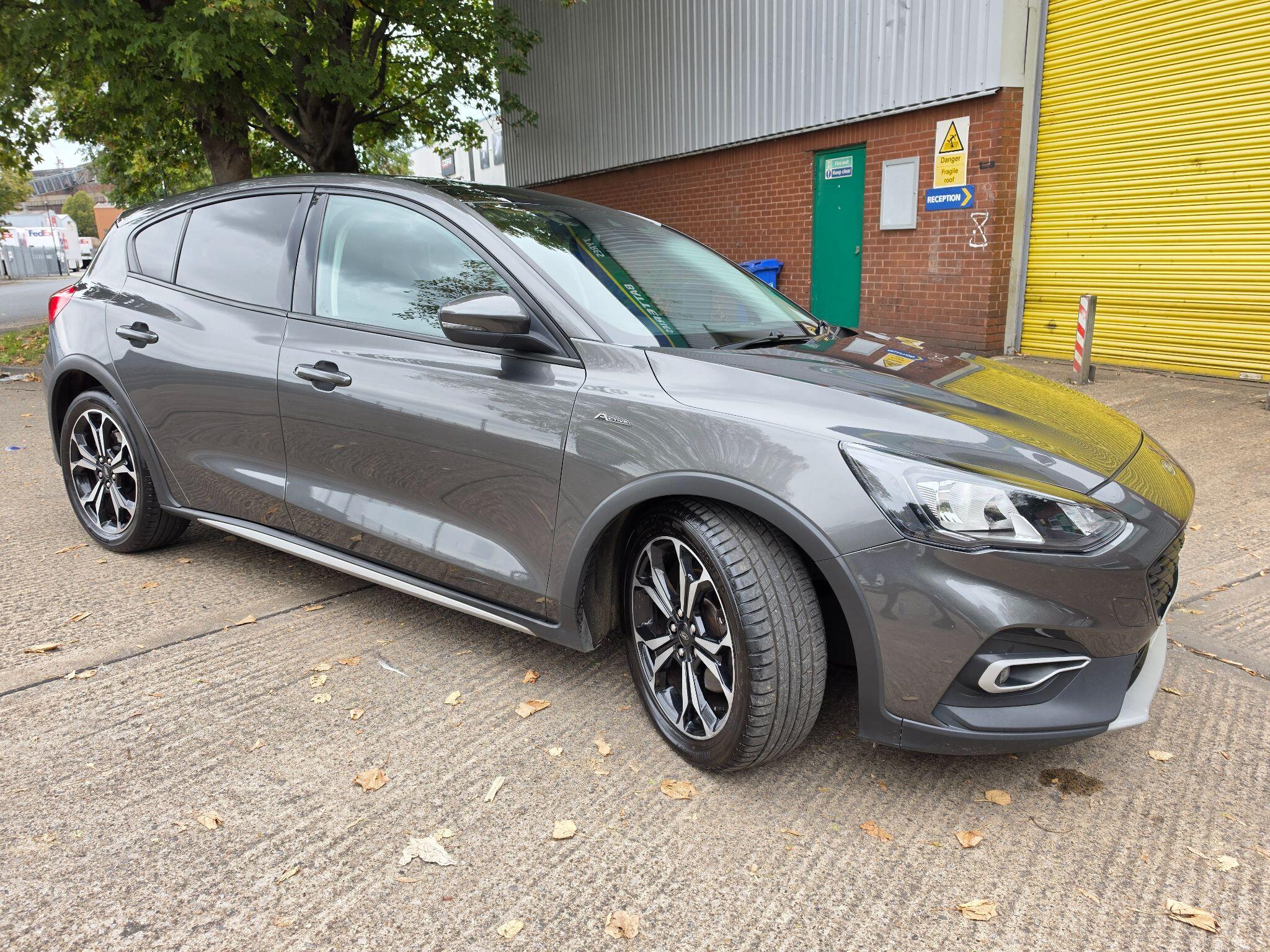 Ford Focus view 15