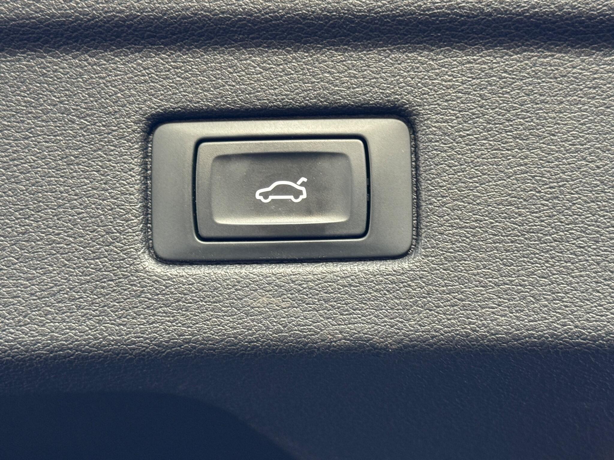 Audi S5 - Image 47