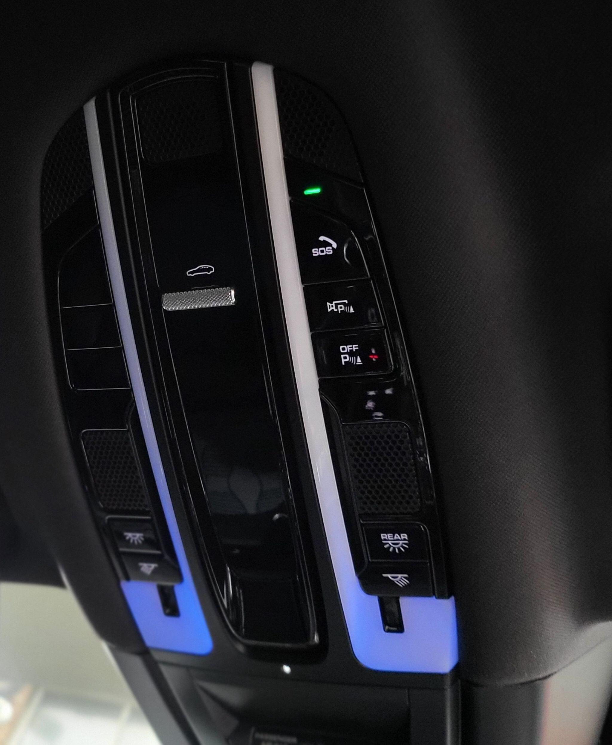 Porsche Cayenne view 38