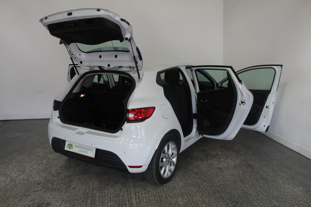 Renault Clio view 20