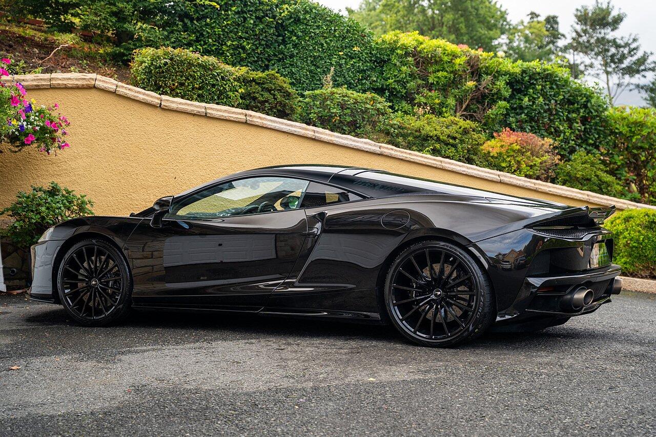 McLaren GT view 18