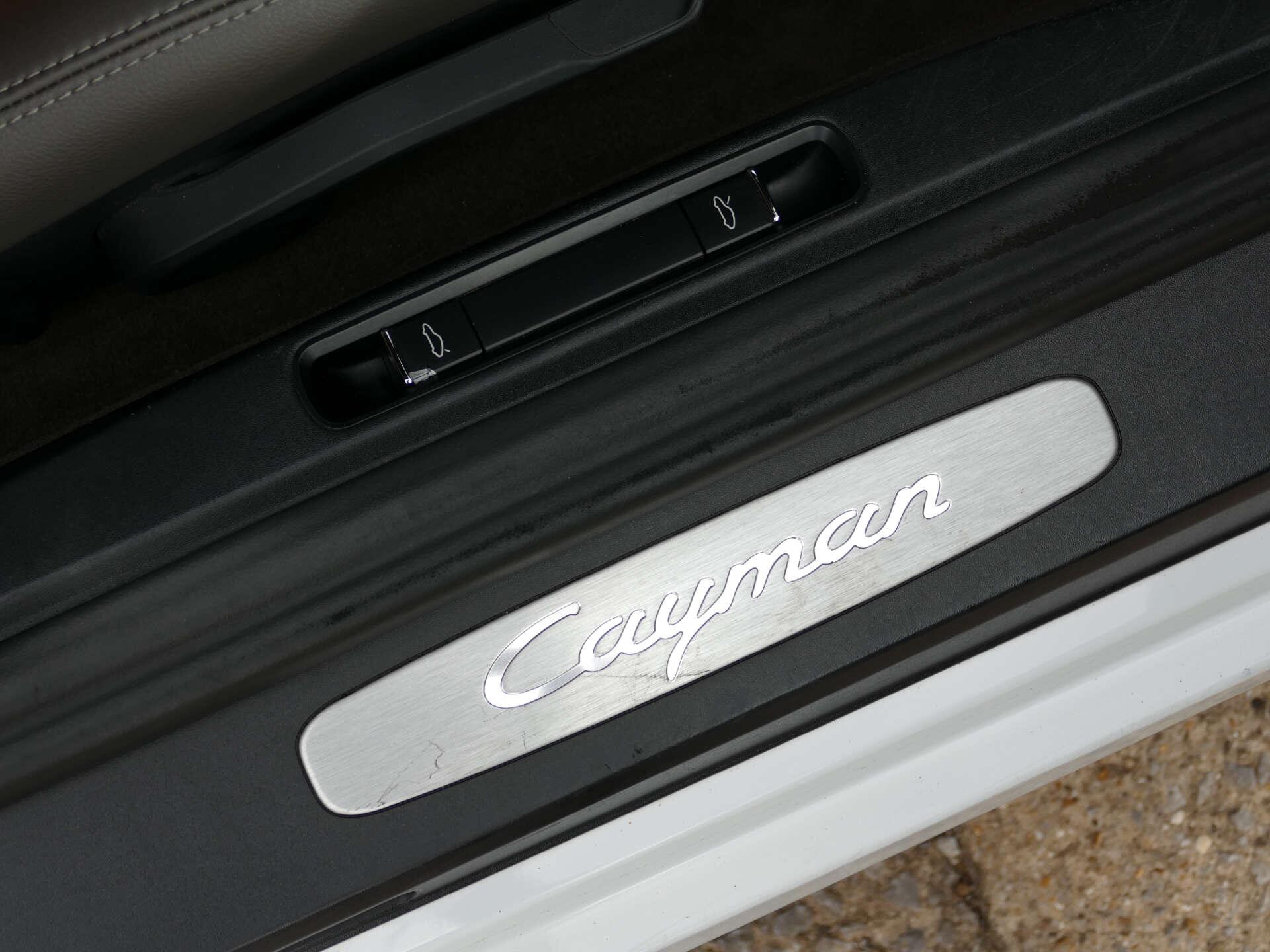 Porsche Cayman view 29