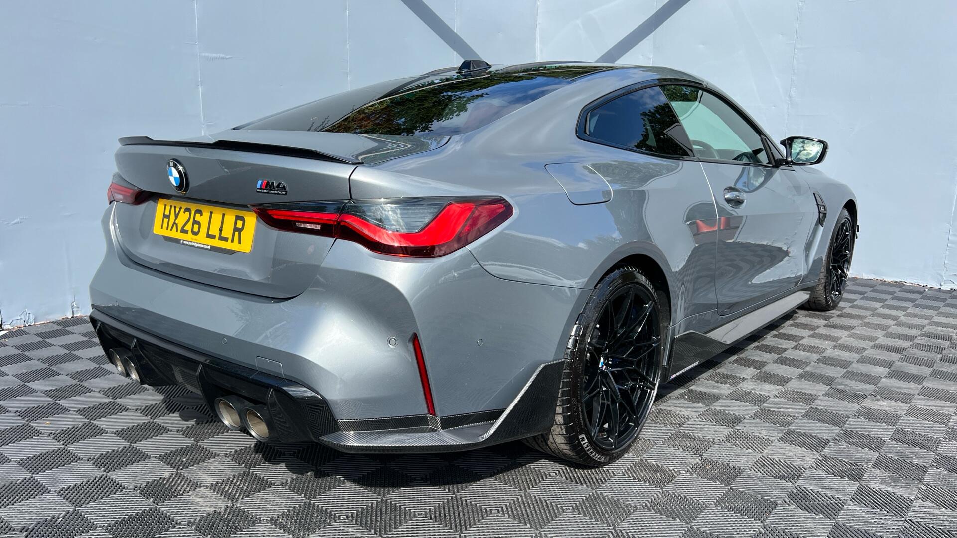 BMW M4 view 30