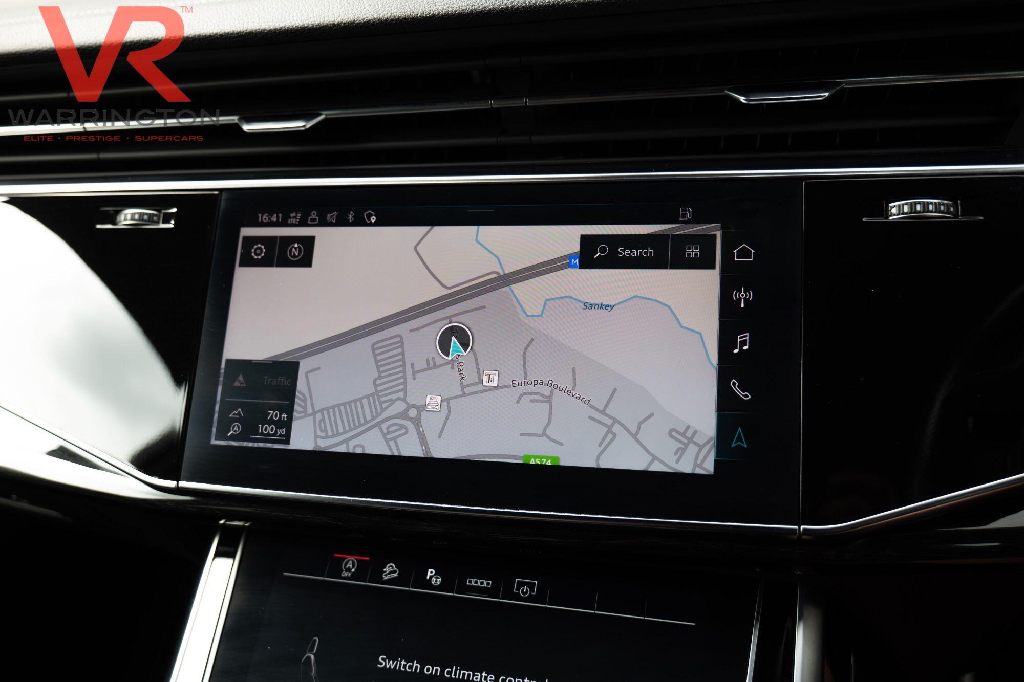Audi Q7 view 35