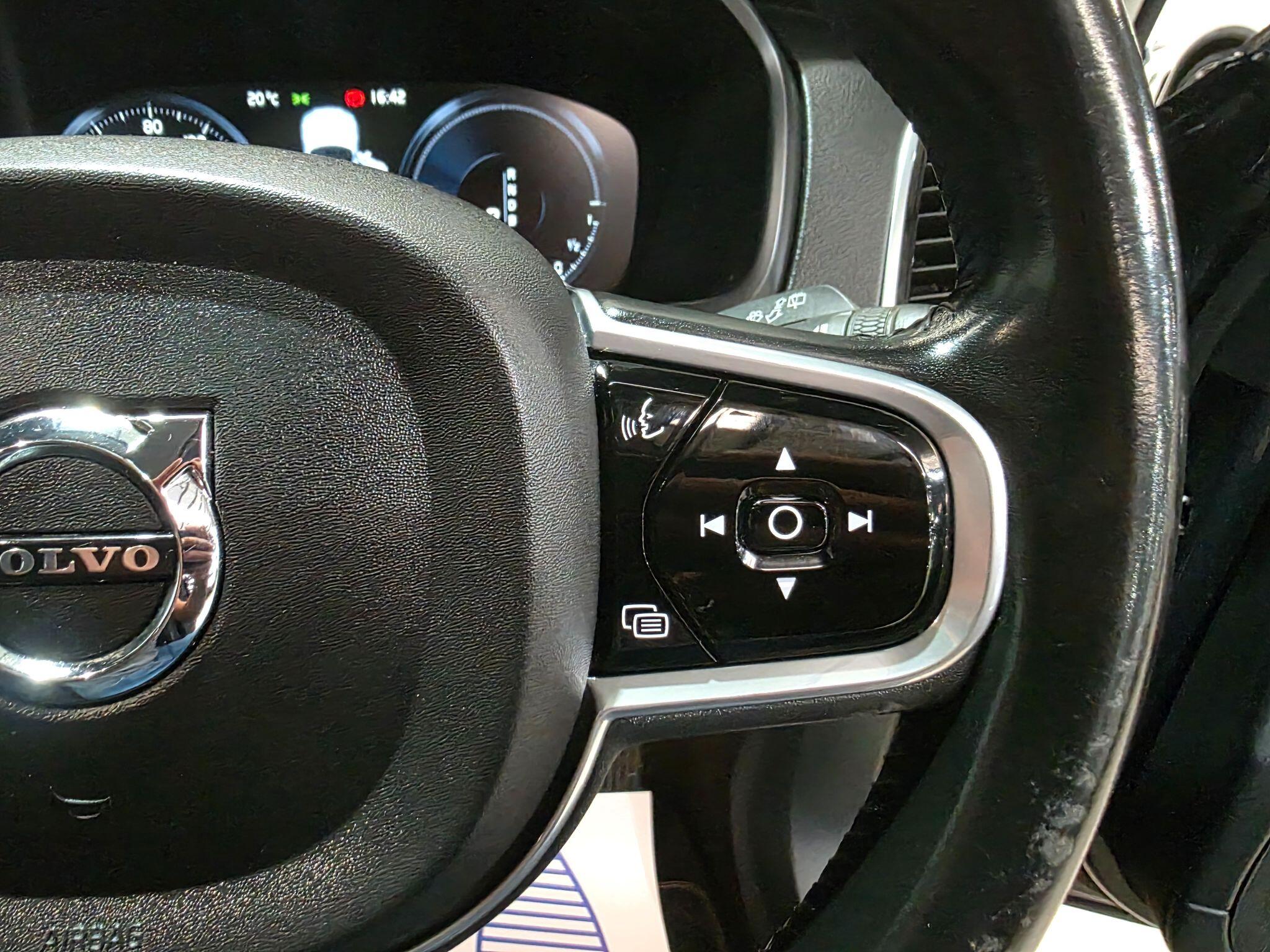 Volvo XC90 view 19