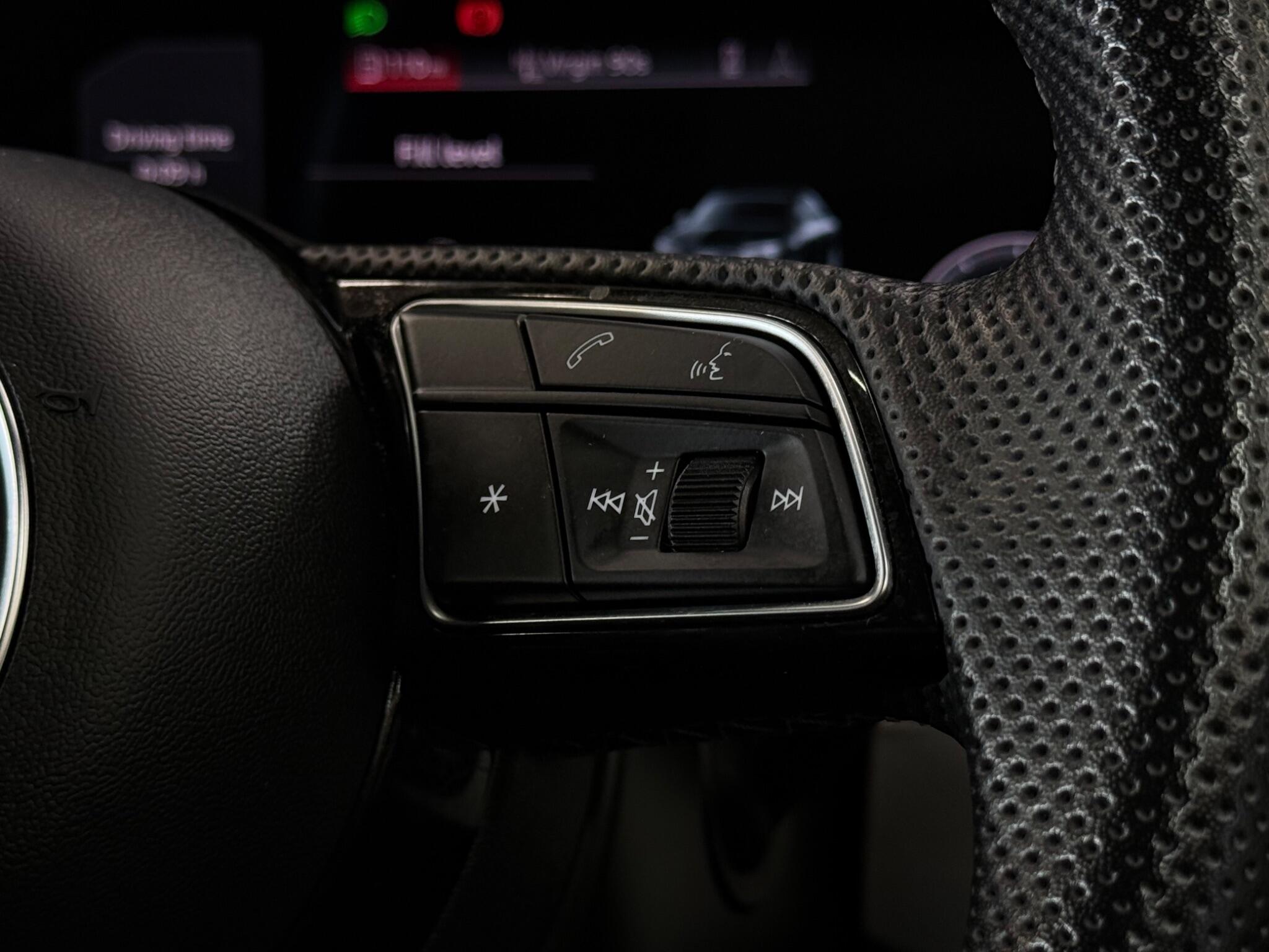 Audi A4 view 16