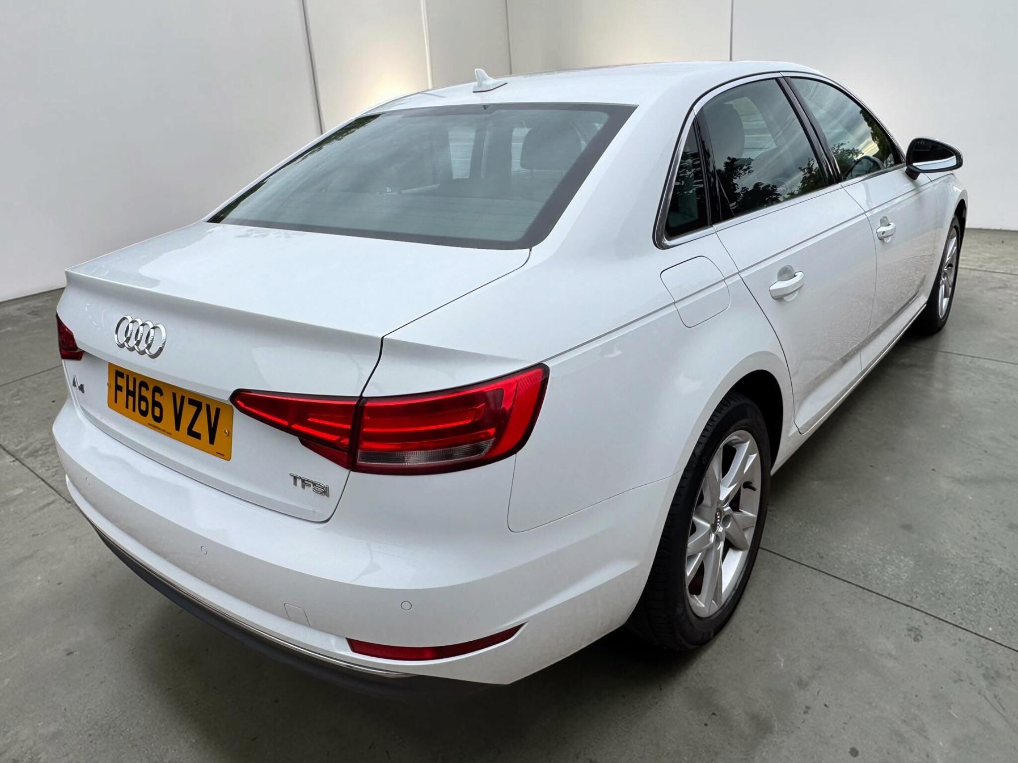 Audi A4 view 17