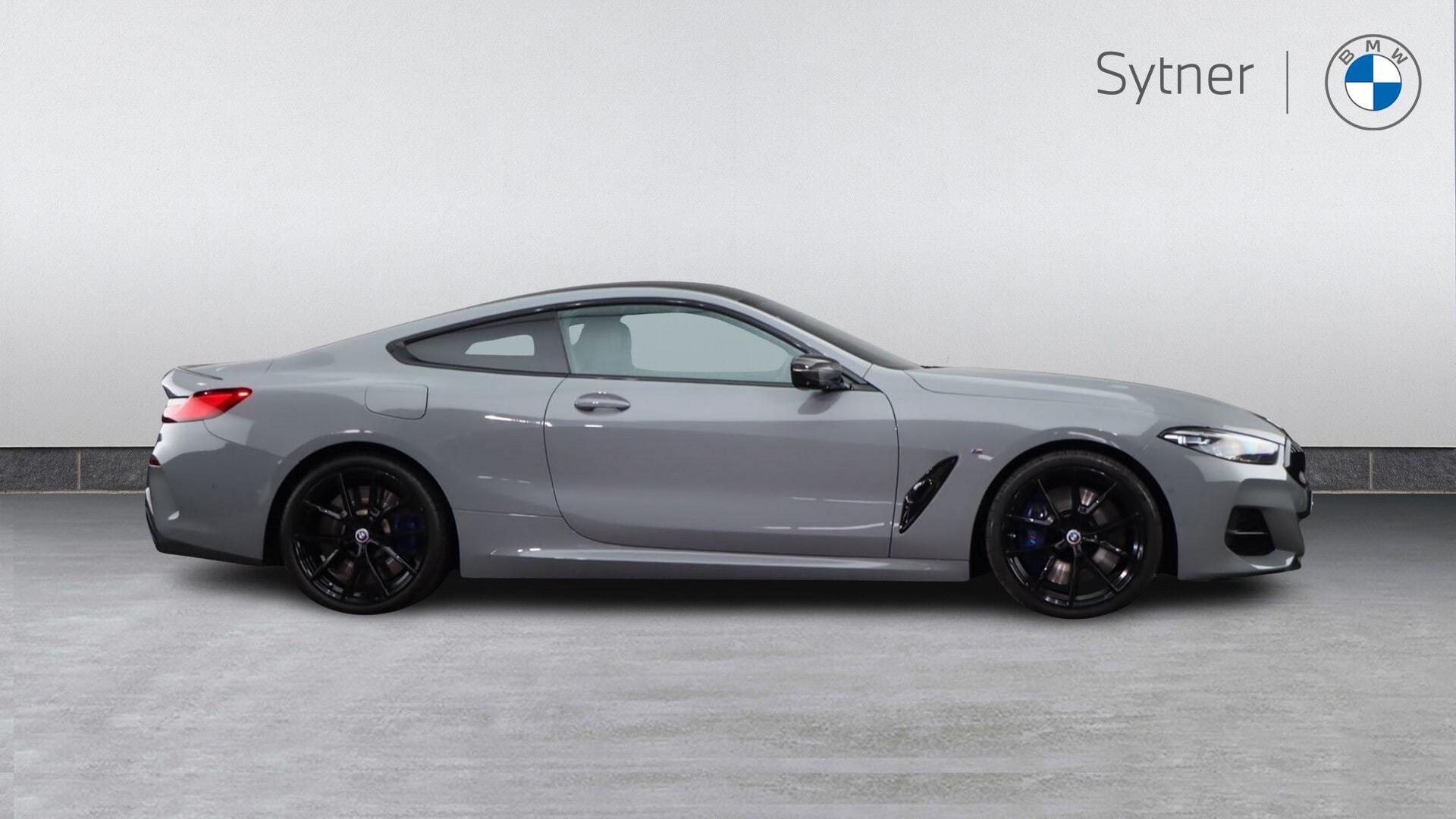 BMW 8 Series view 3