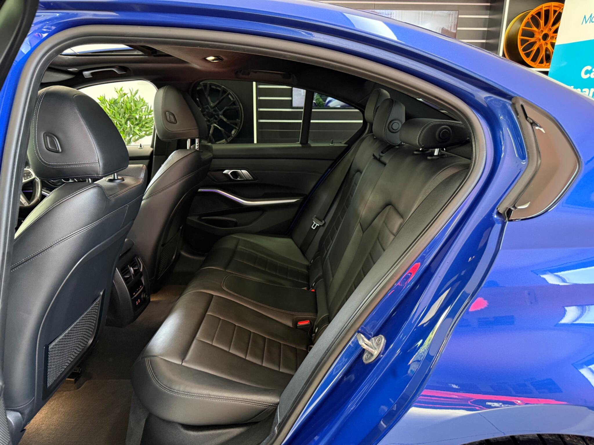 BMW 3 Series view 34